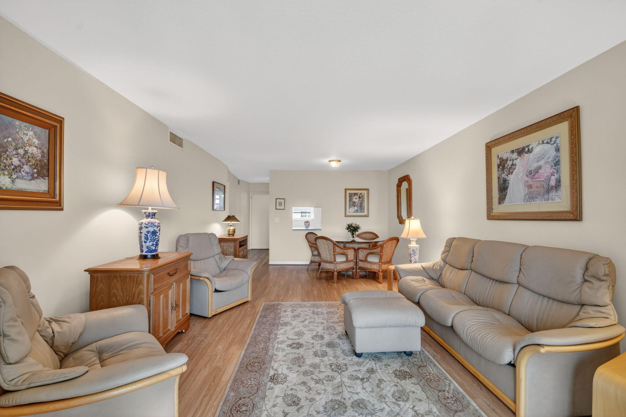VILLAGE ROYALE ON THE GREEN CONDO - Residential