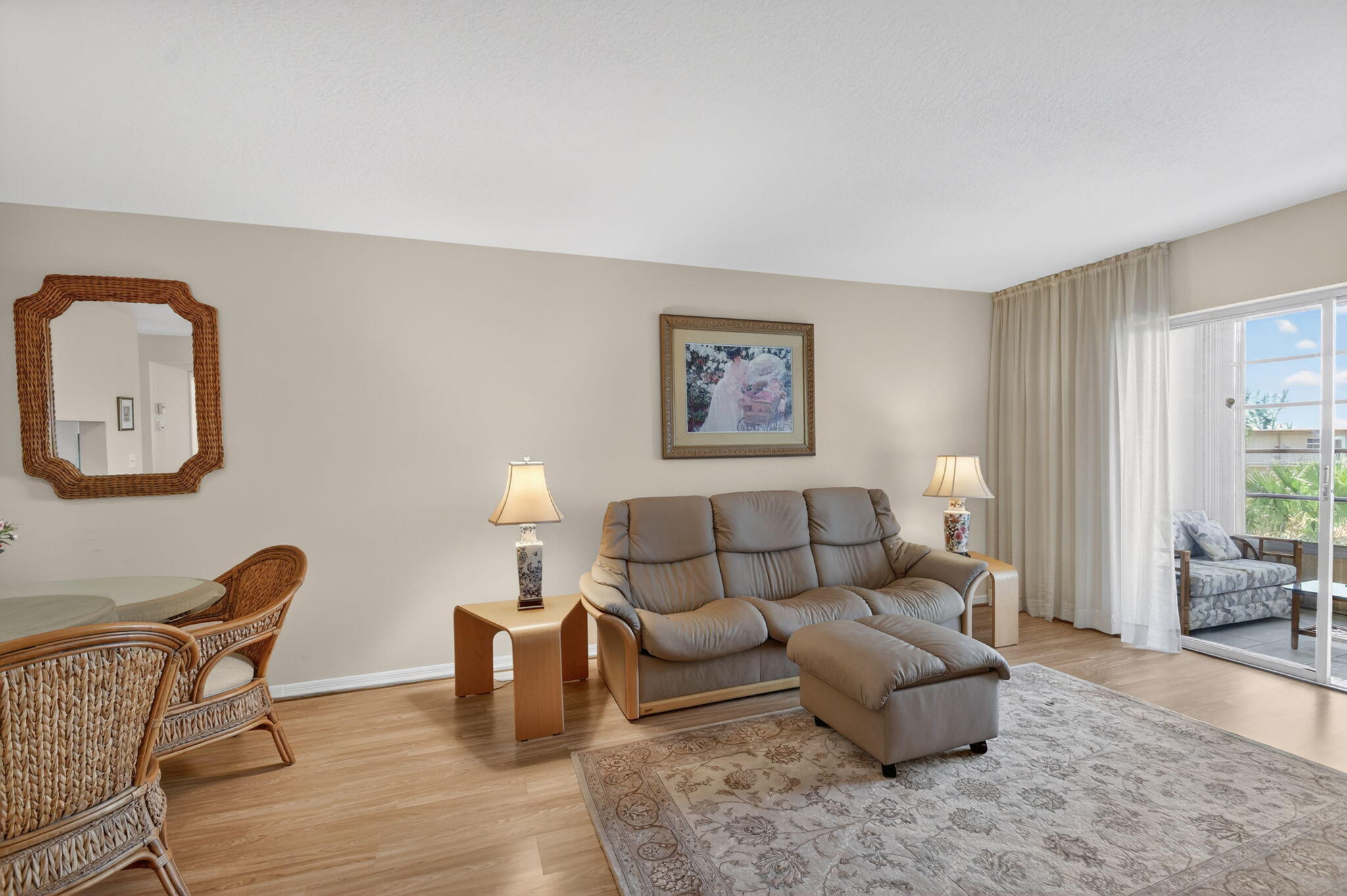 VILLAGE ROYALE ON THE GREEN CONDO - Residential