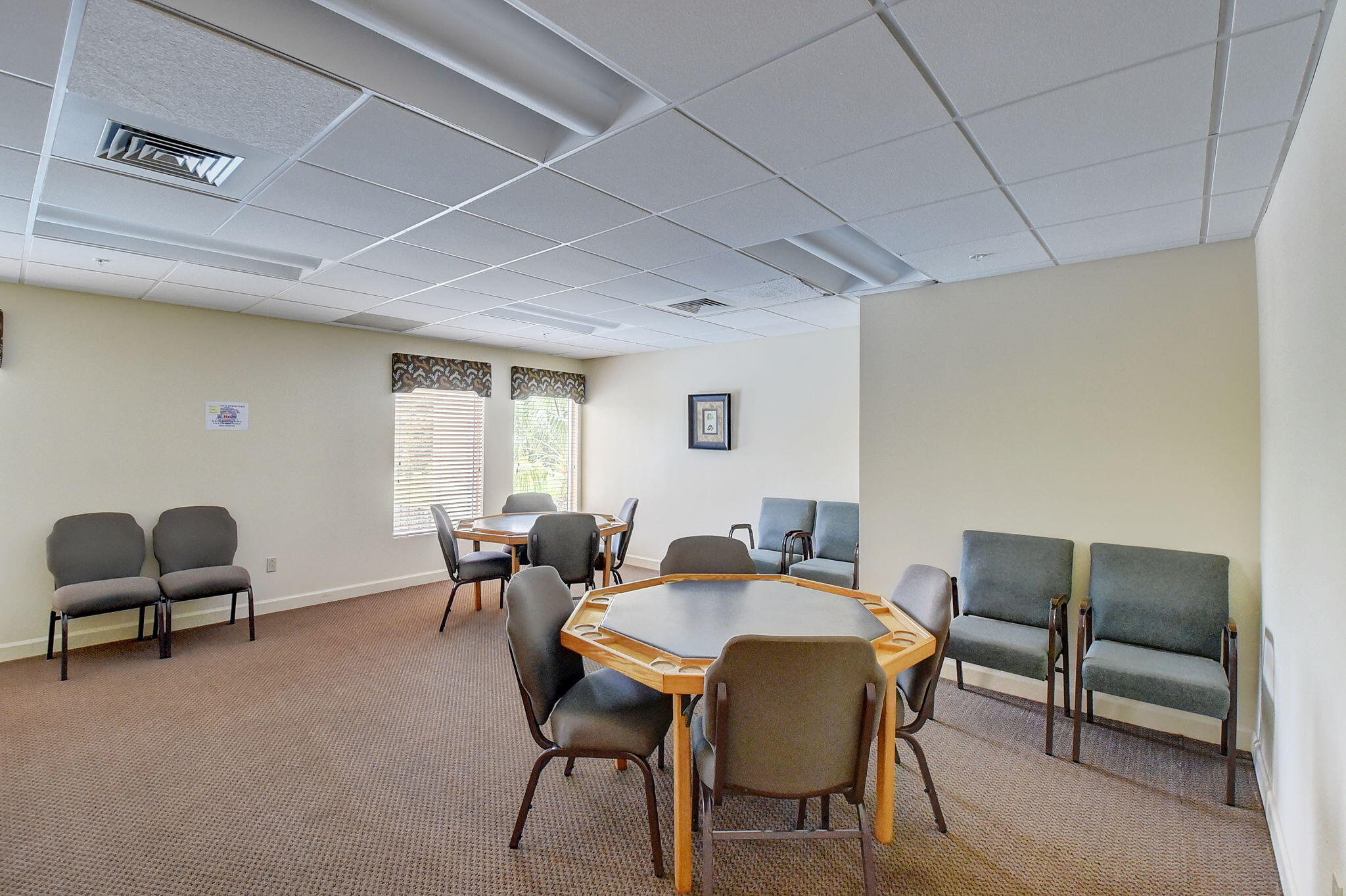 VILLAGE ROYALE ON THE GREEN CONDO - Residential