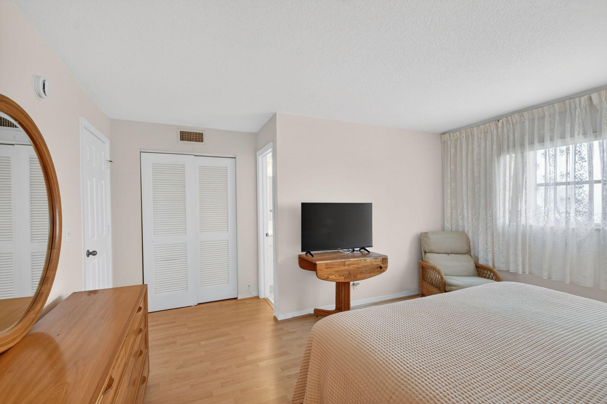 VILLAGE ROYALE ON THE GREEN CONDO - Residential