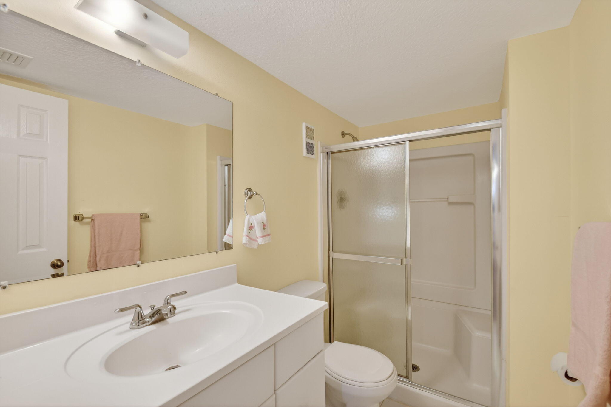 VILLAGE ROYALE ON THE GREEN CONDO - Residential