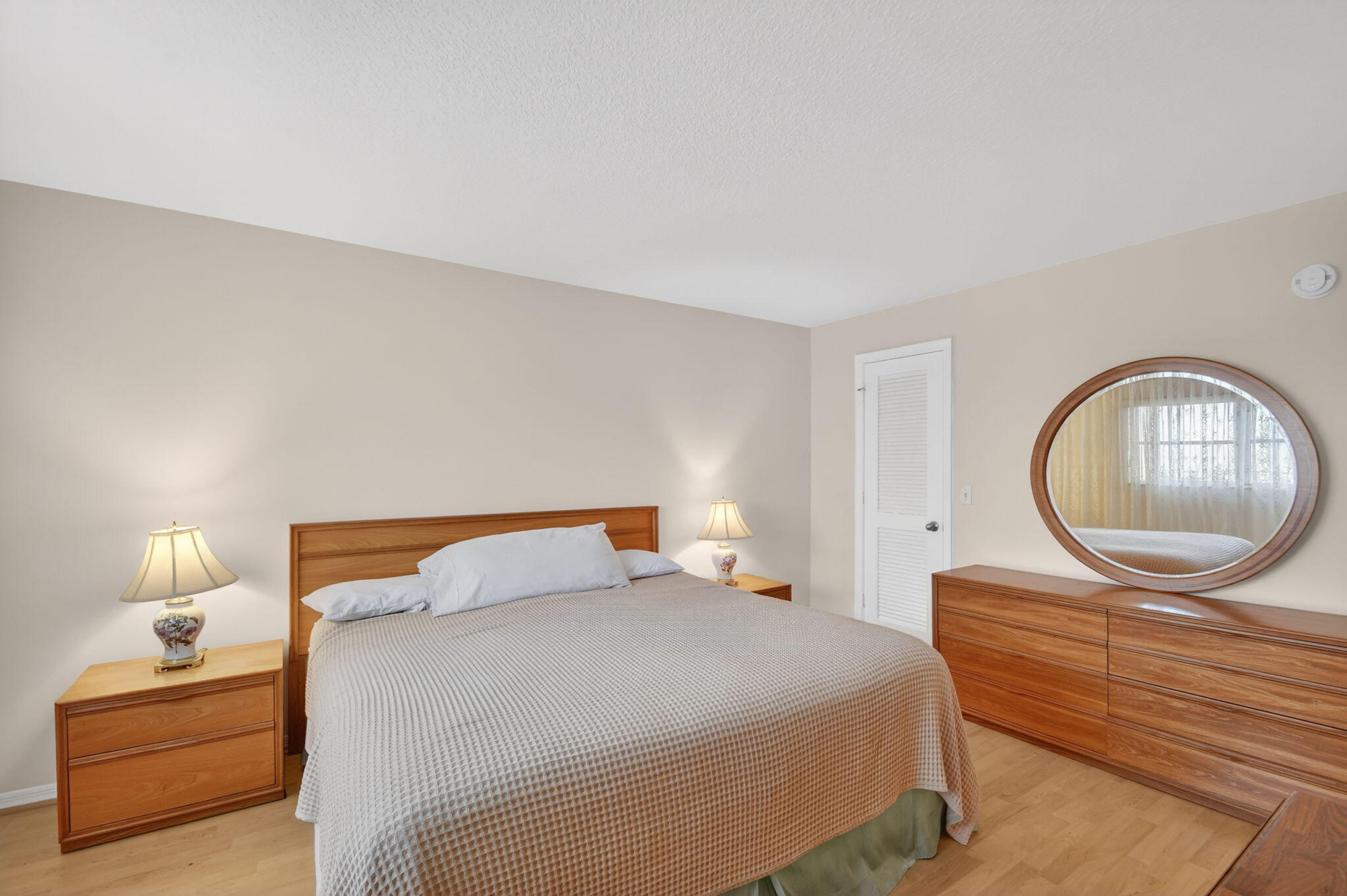 VILLAGE ROYALE ON THE GREEN CONDO - Residential