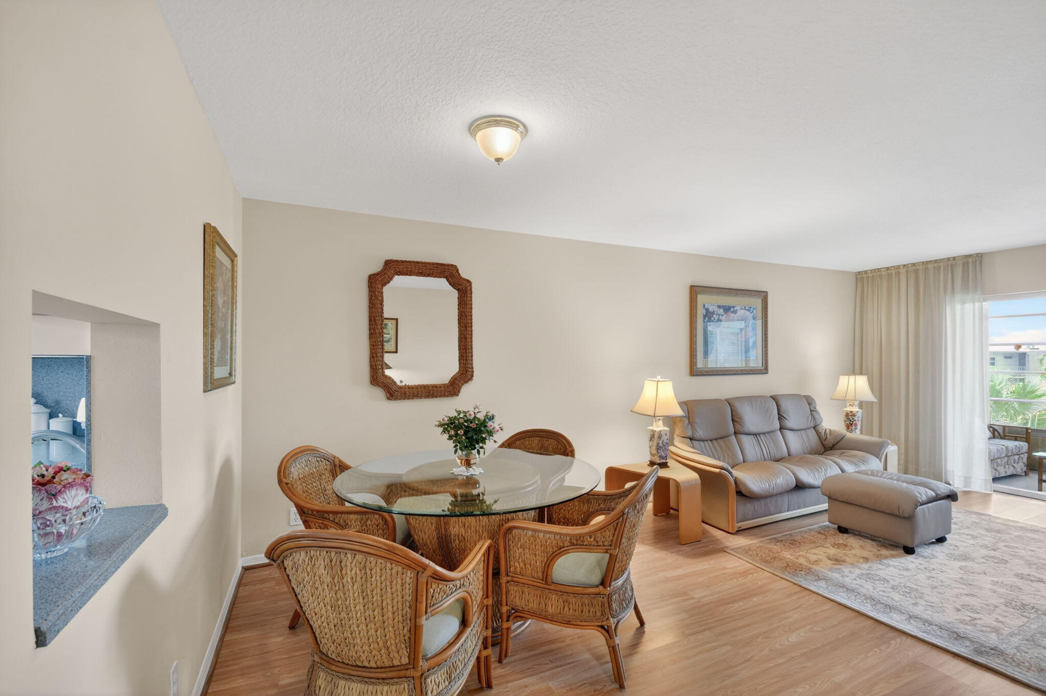 VILLAGE ROYALE ON THE GREEN CONDO - Residential