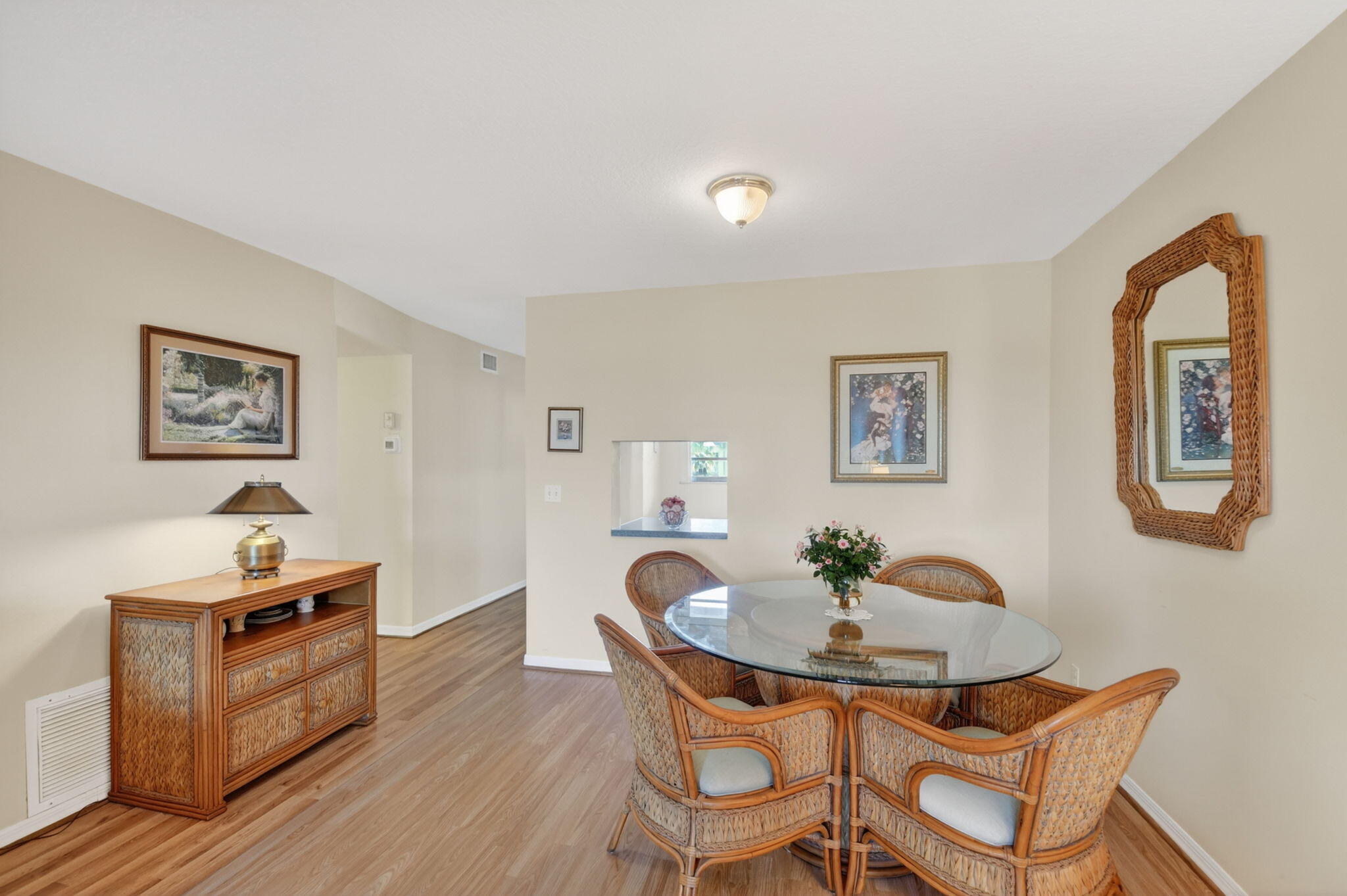 VILLAGE ROYALE ON THE GREEN CONDO - Residential
