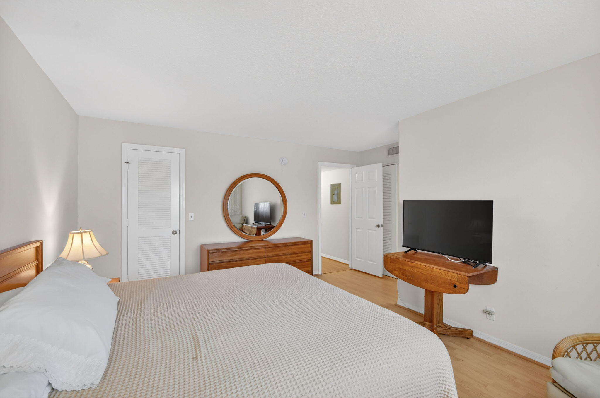 VILLAGE ROYALE ON THE GREEN CONDO - Residential