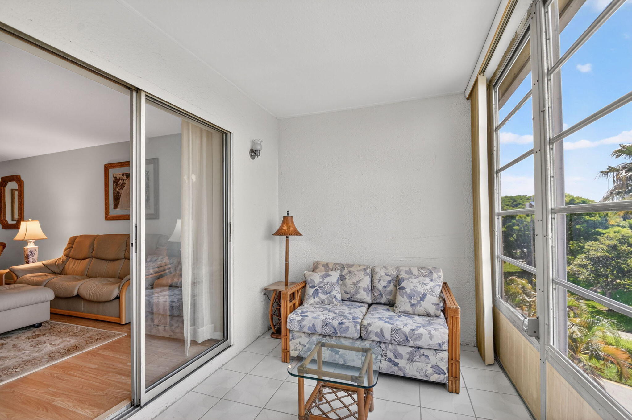 VILLAGE ROYALE ON THE GREEN CONDO - Residential