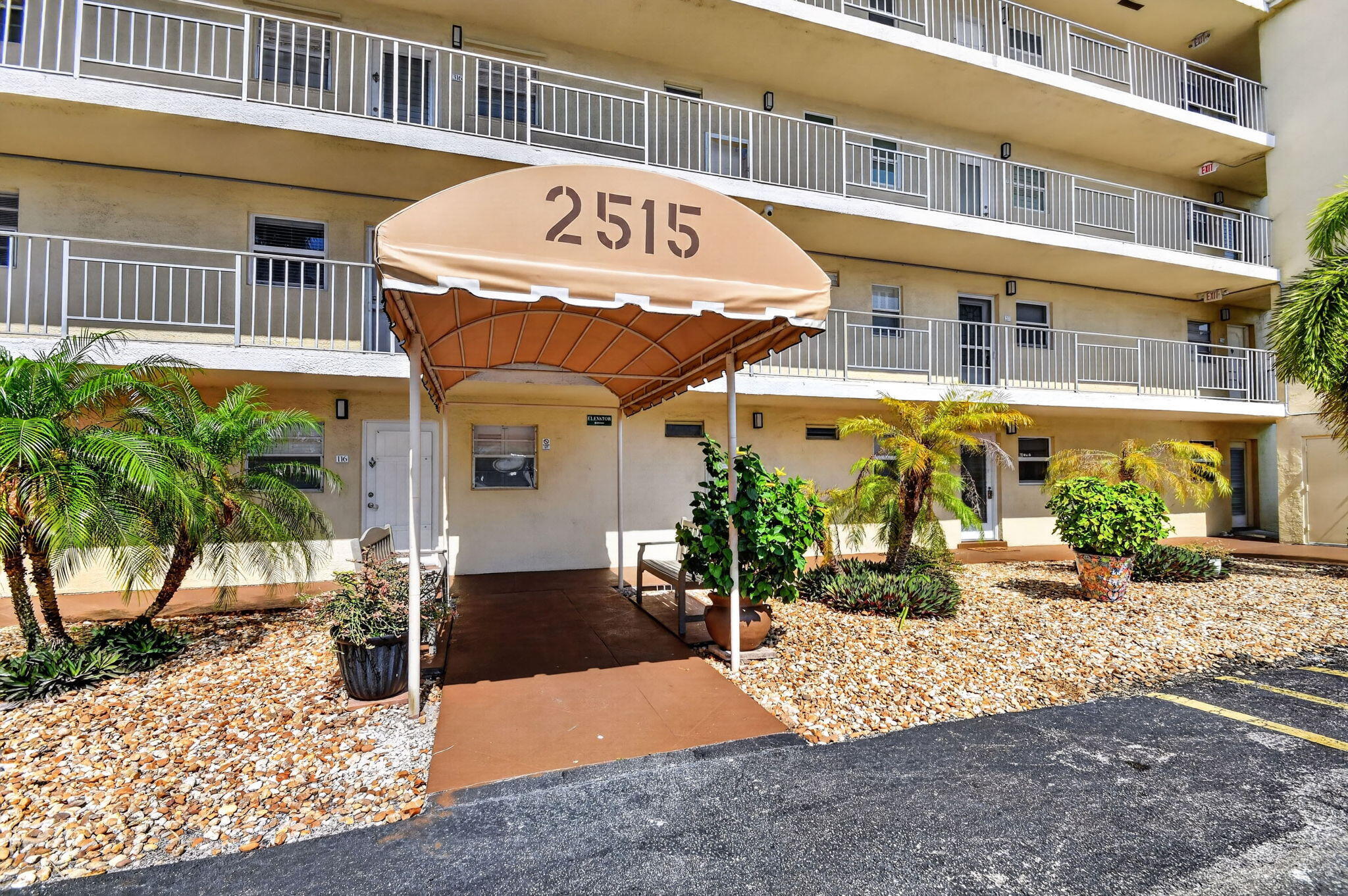 2515 NE 1st Court 4020