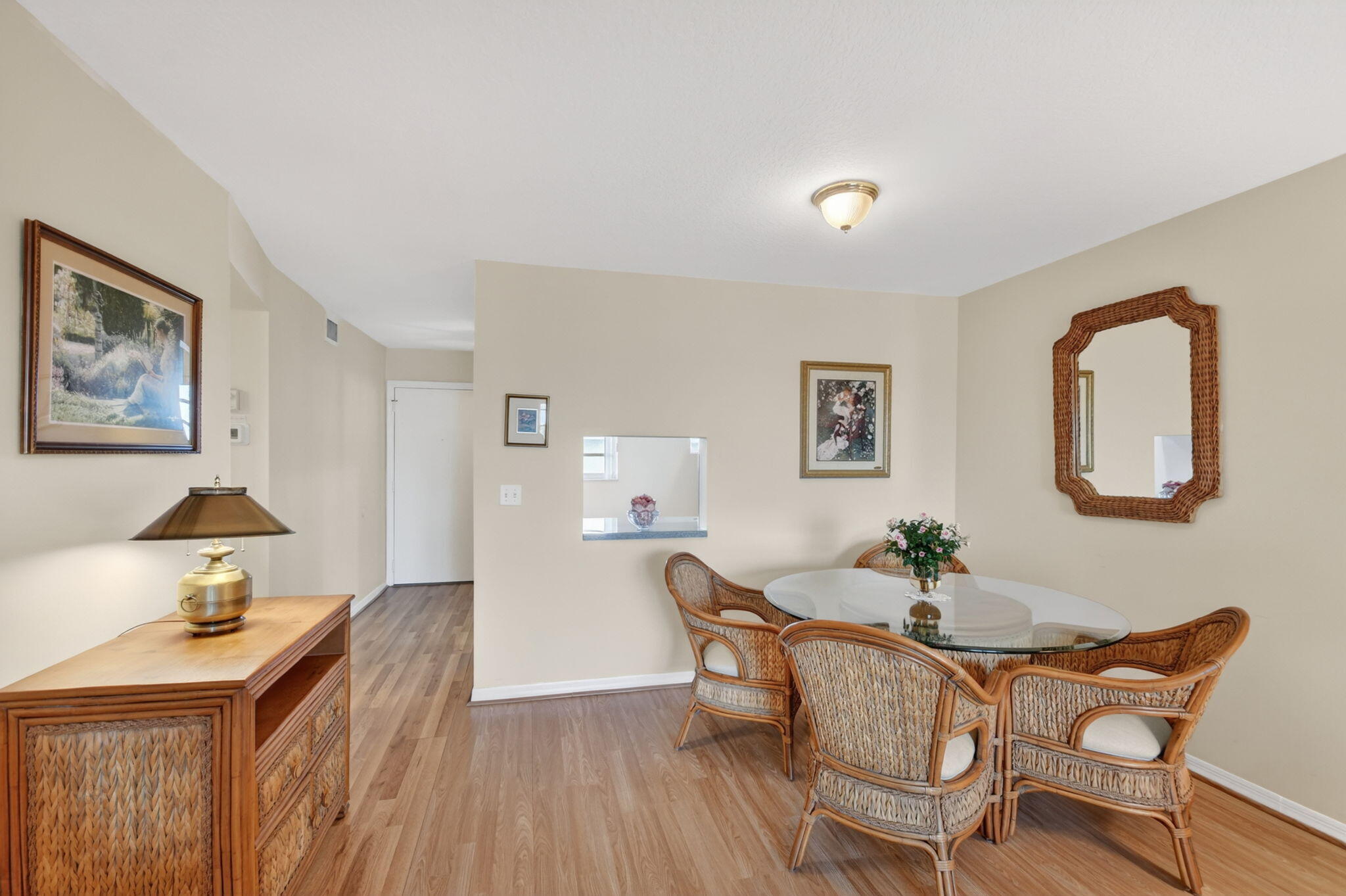VILLAGE ROYALE ON THE GREEN CONDO - Residential