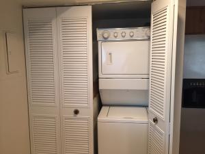 PINE RIDGE AT HAVERHILL CONDO - Residential Lease