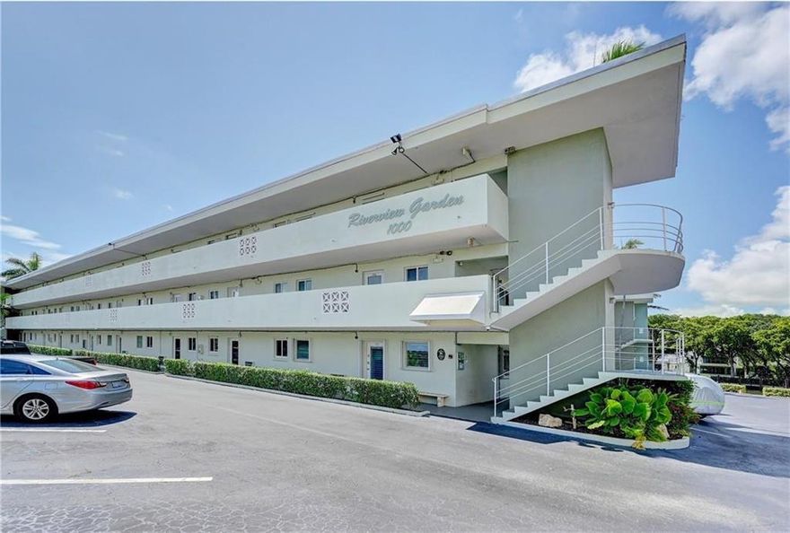 Amazing opportunity for this direct Intracoastal 2/2 condo 1 block from the heart of Las Olas Blvd.  No rentals allowed, waitlist for dock space, unit needs updating.  Priced to sell.  See broker remarks and attachments