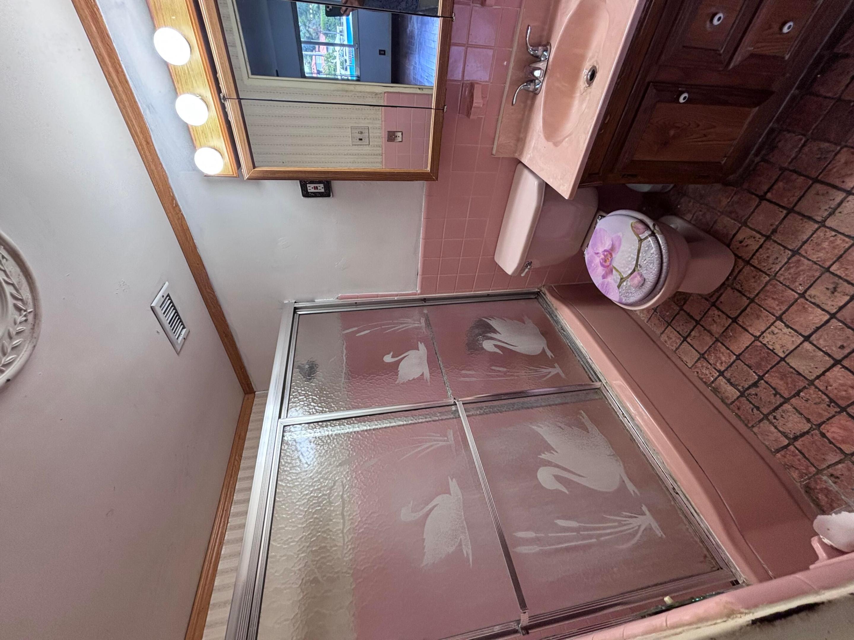 RIVERVIEW GARDEN APARTMENTS - Residential