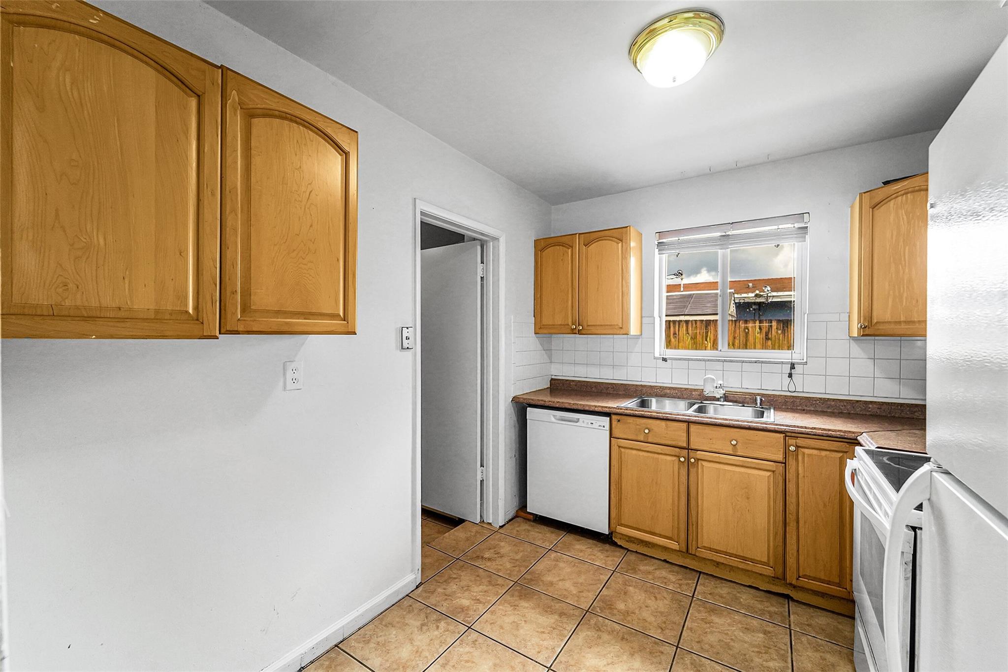 MIRAMAR SEC 8 - Residential Lease