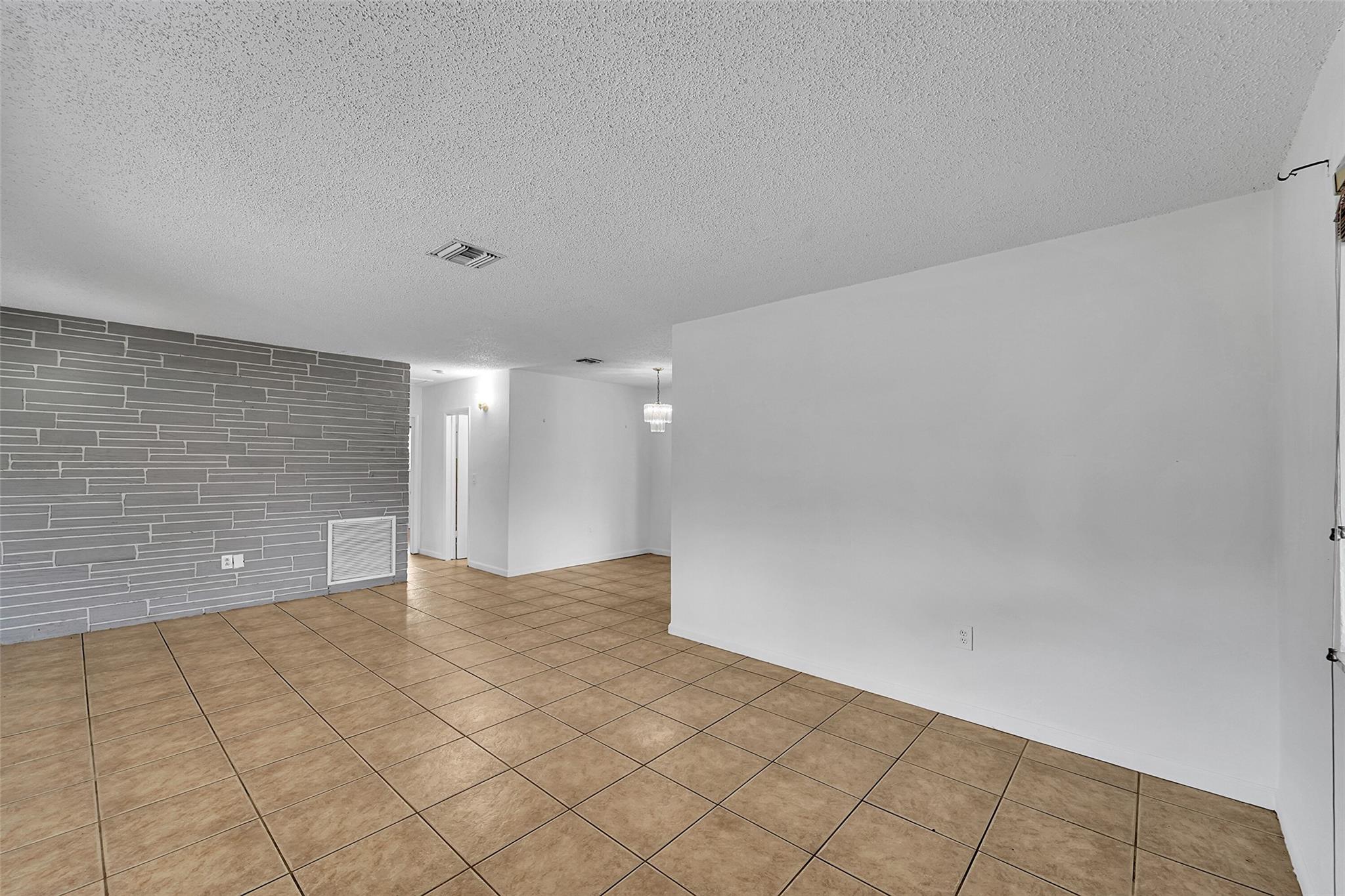 MIRAMAR SEC 8 - Residential Lease
