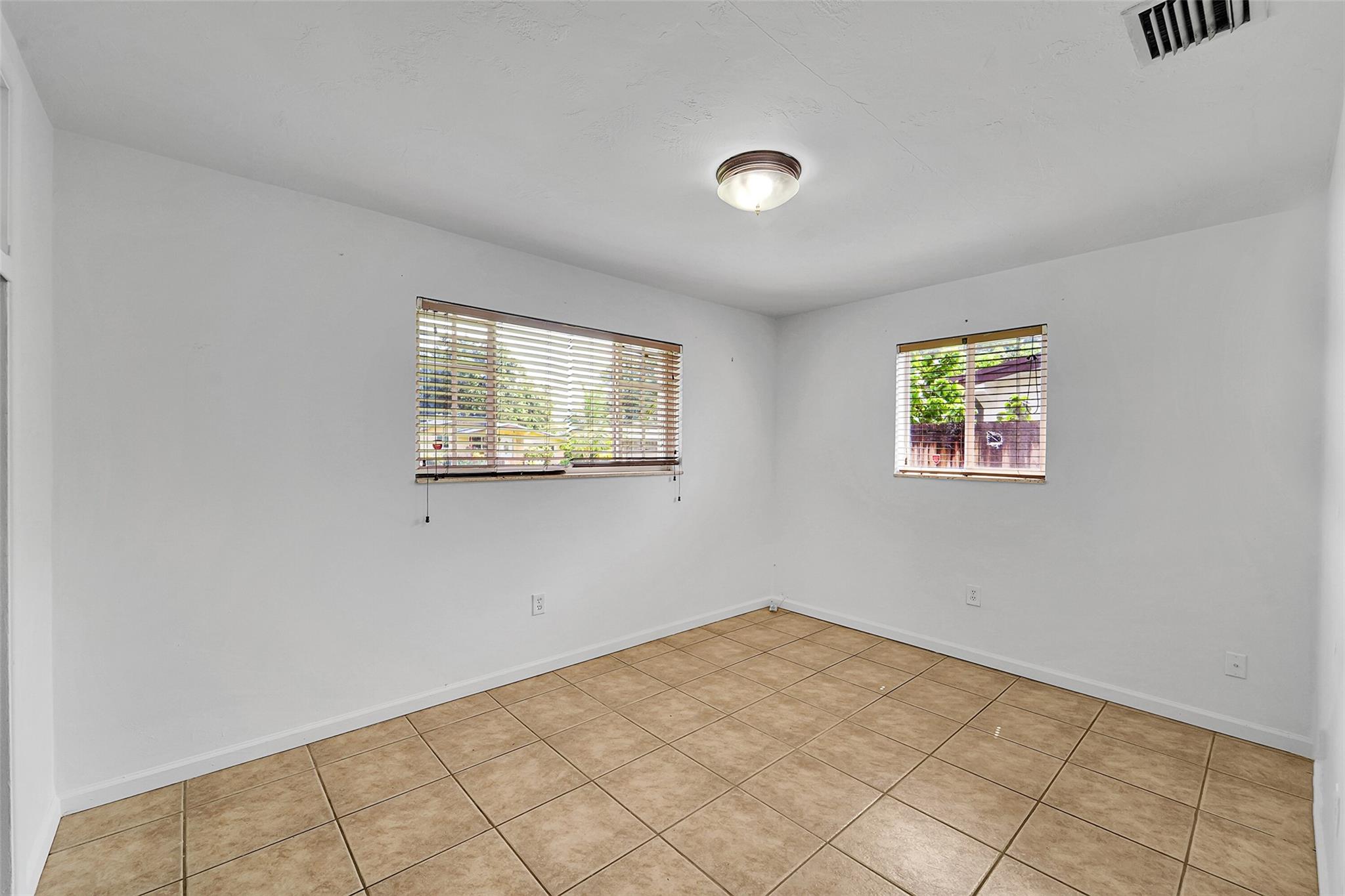 MIRAMAR SEC 8 - Residential Lease