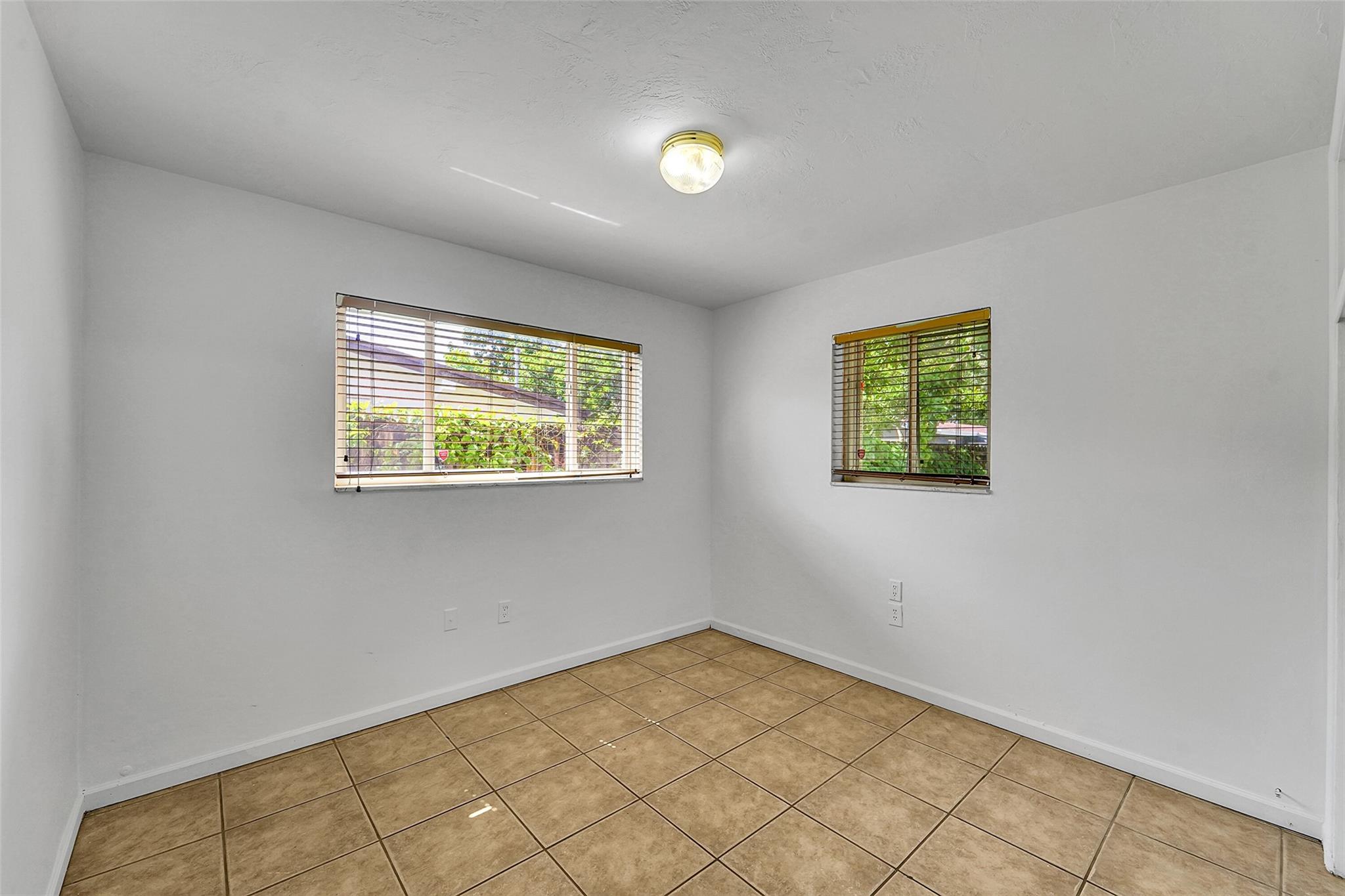 MIRAMAR SEC 8 - Residential Lease