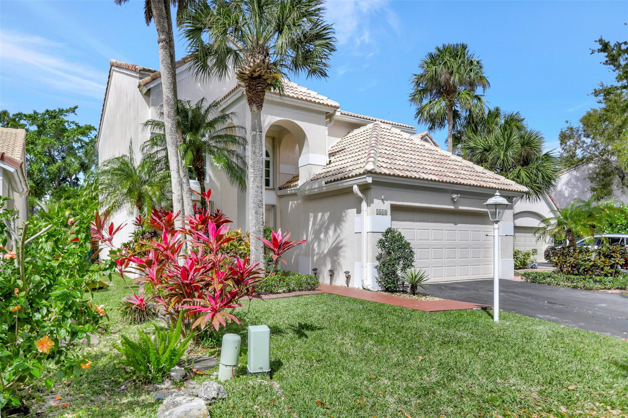 Woodside Estates 127-10 B - Residential