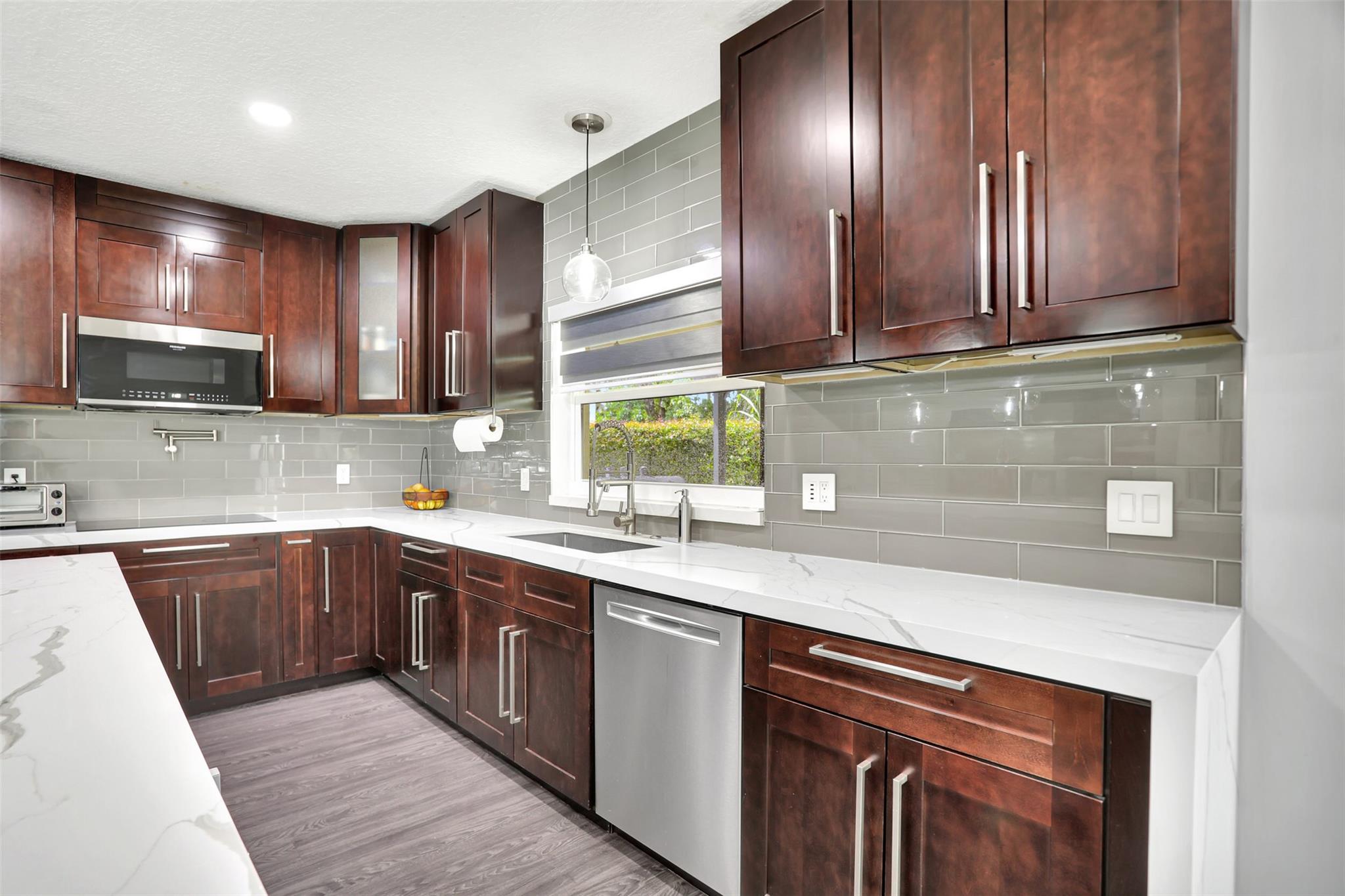 Woodside Estates 127-10 B - Residential