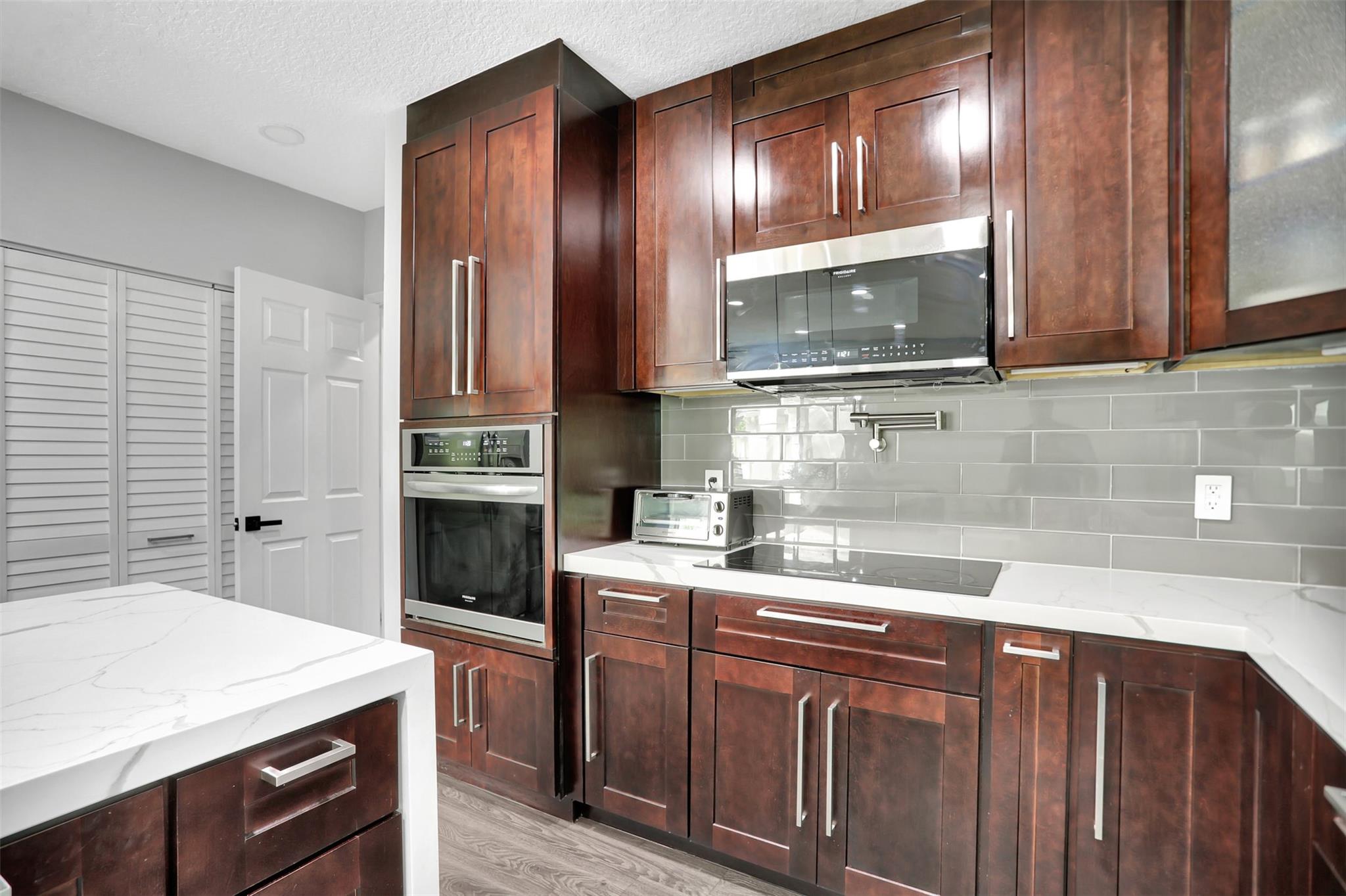 Woodside Estates 127-10 B - Residential