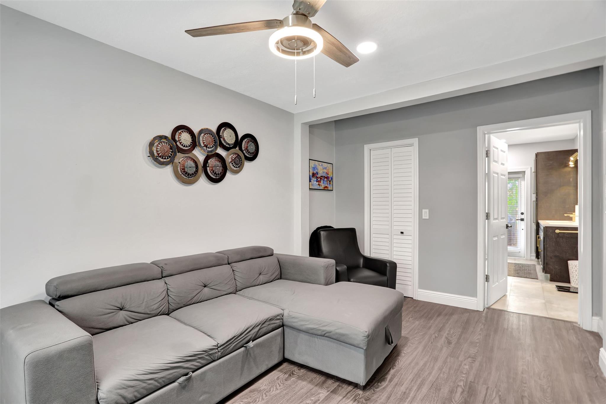 Woodside Estates 127-10 B - Residential