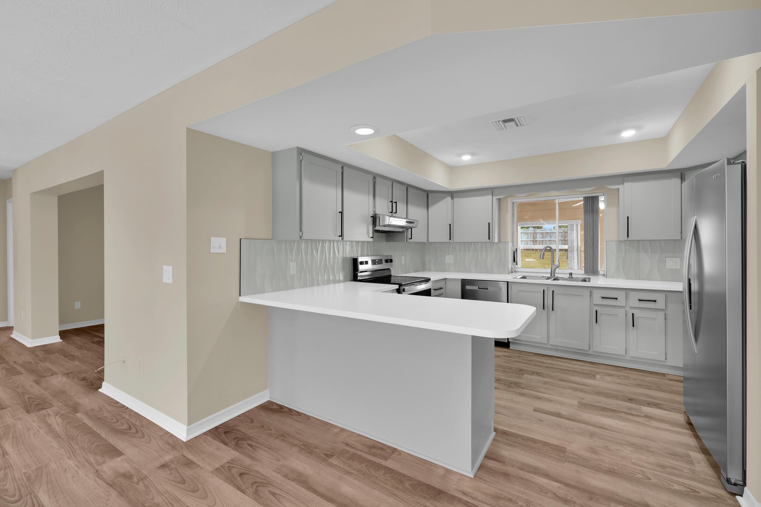2306 NE 19TH Court