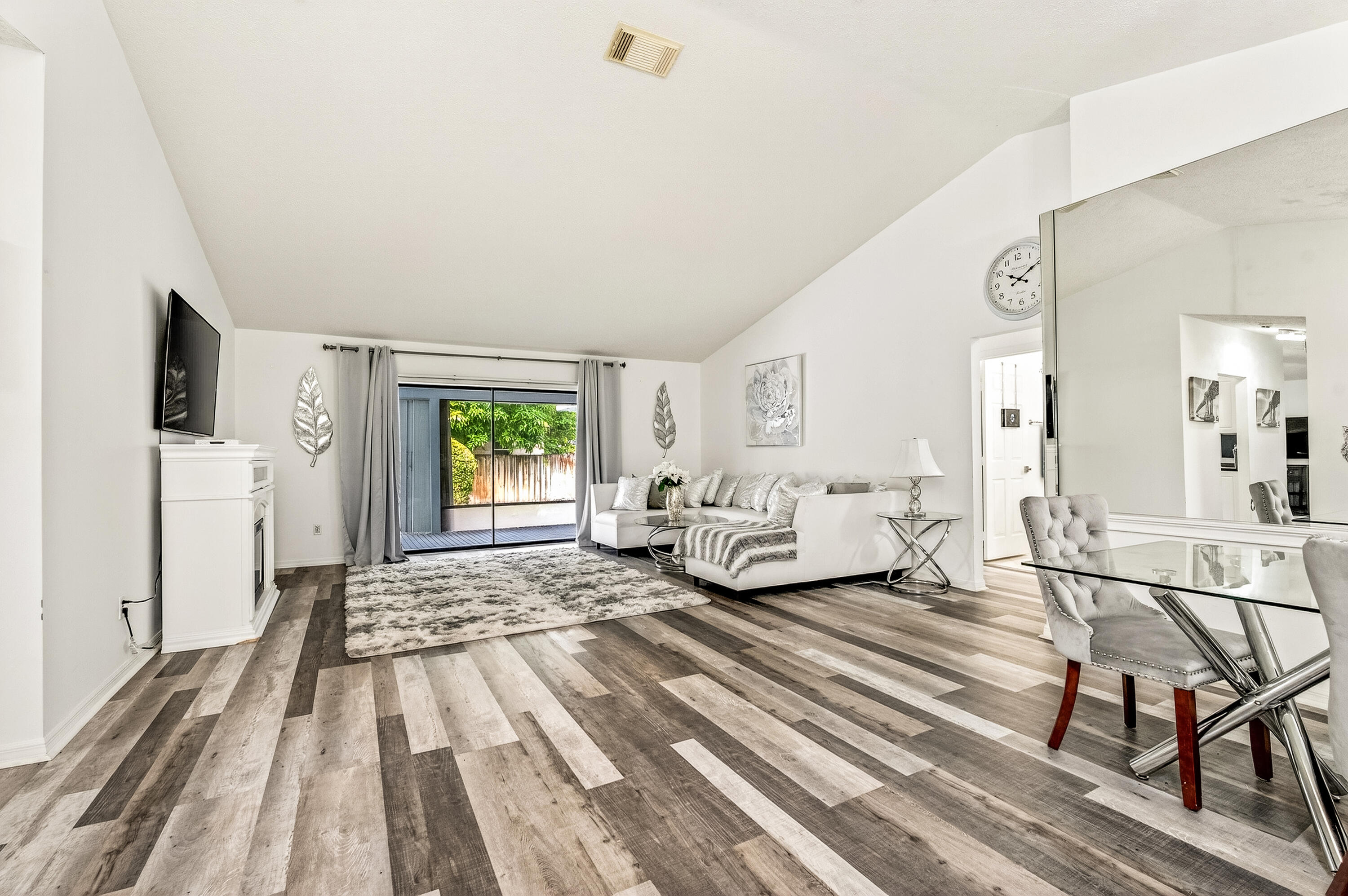 PORT ST LUCIE SECTION 8 - Residential