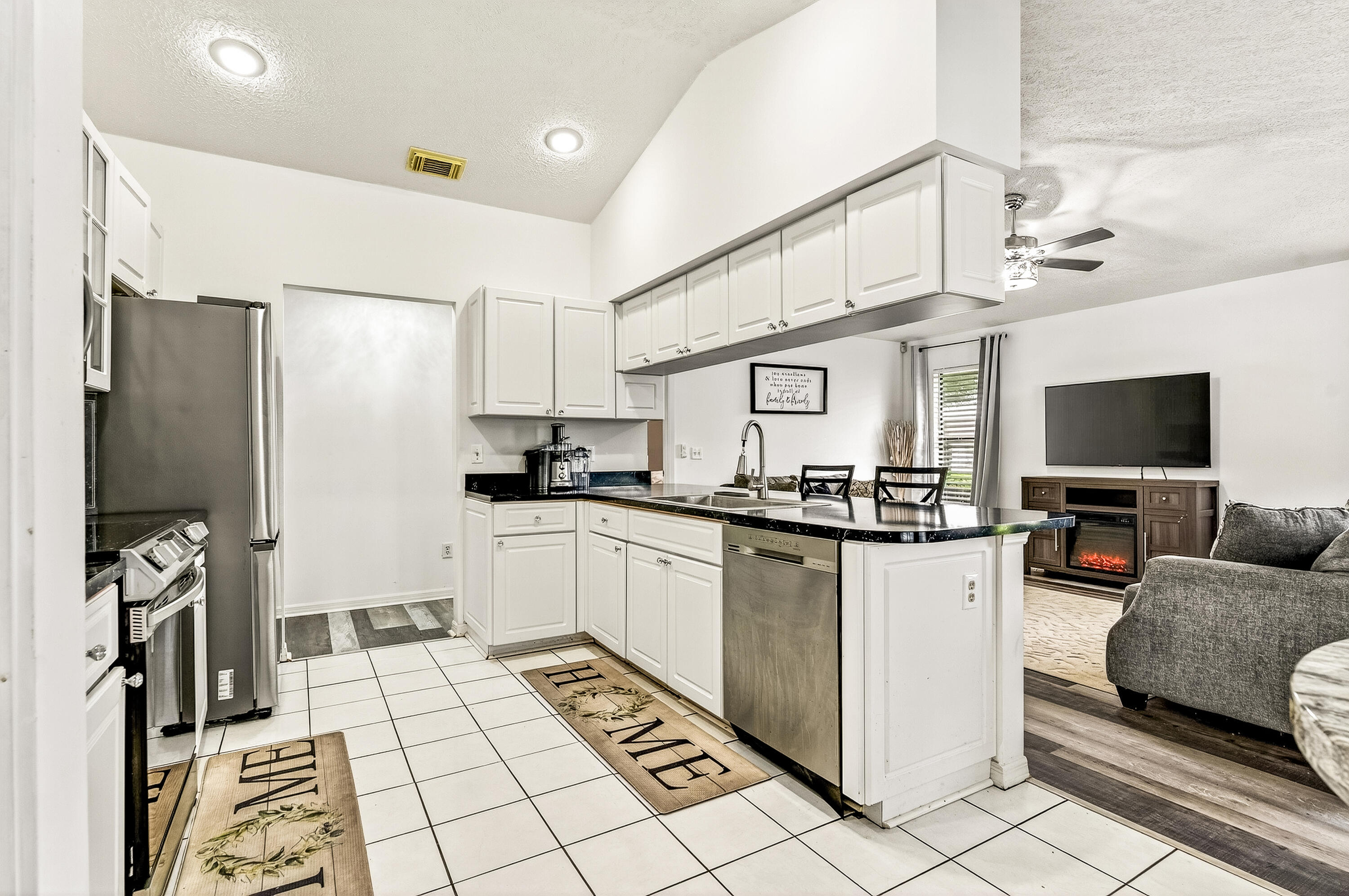 PORT ST LUCIE SECTION 8 - Residential