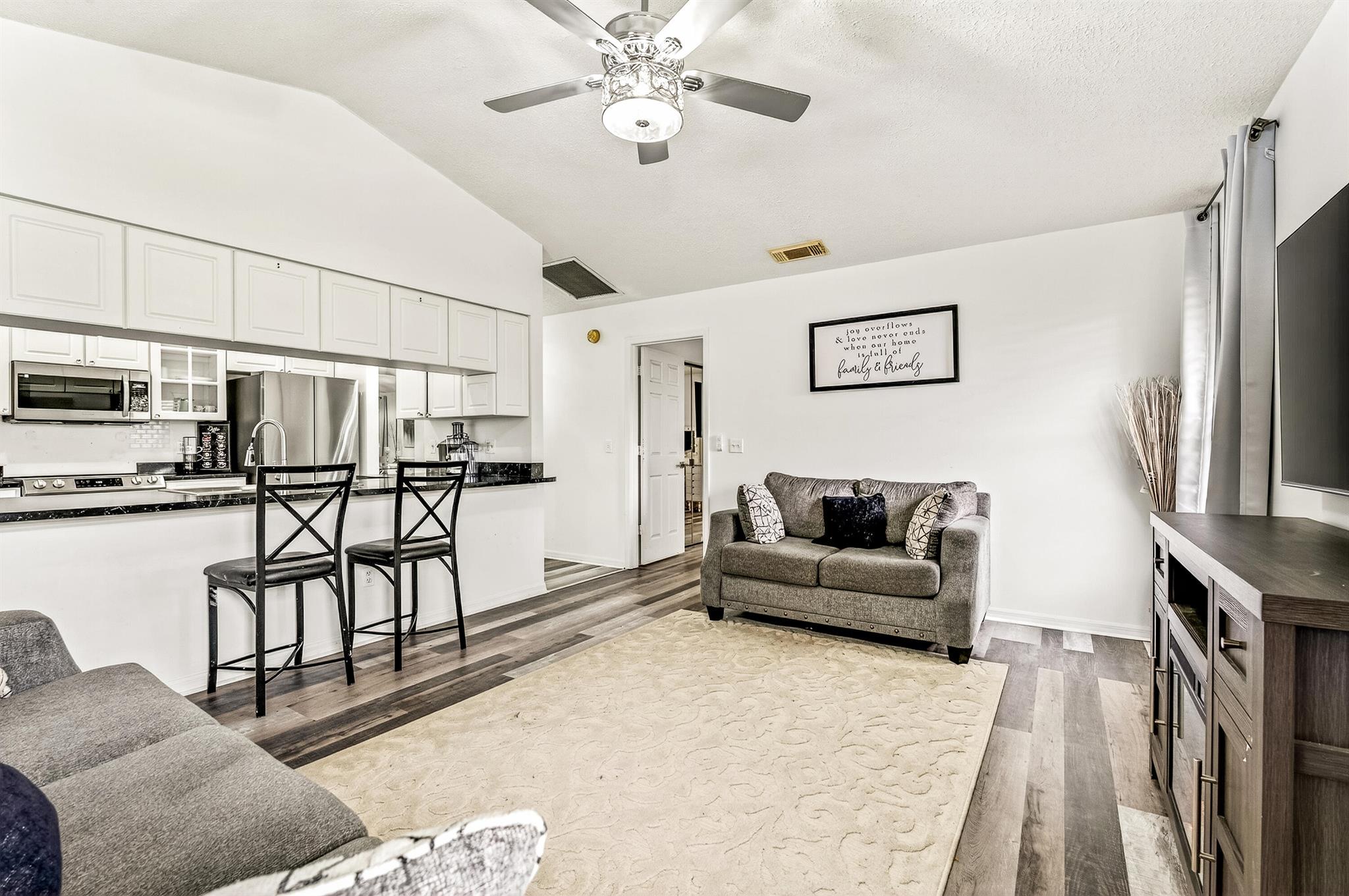 PORT ST LUCIE SECTION 8 - Residential