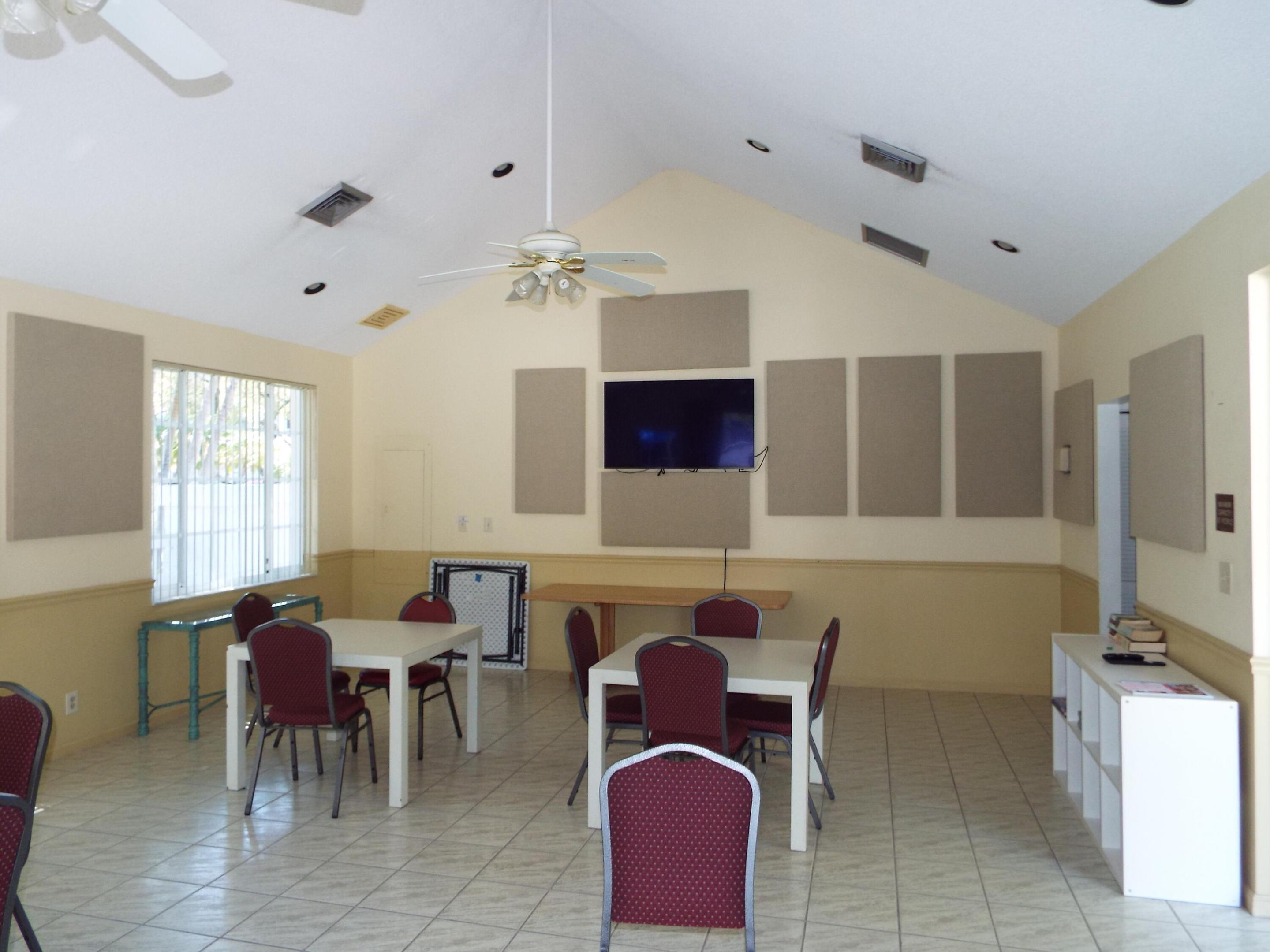 VIZCAYA GARDENS AT PALM-AIRE - Residential