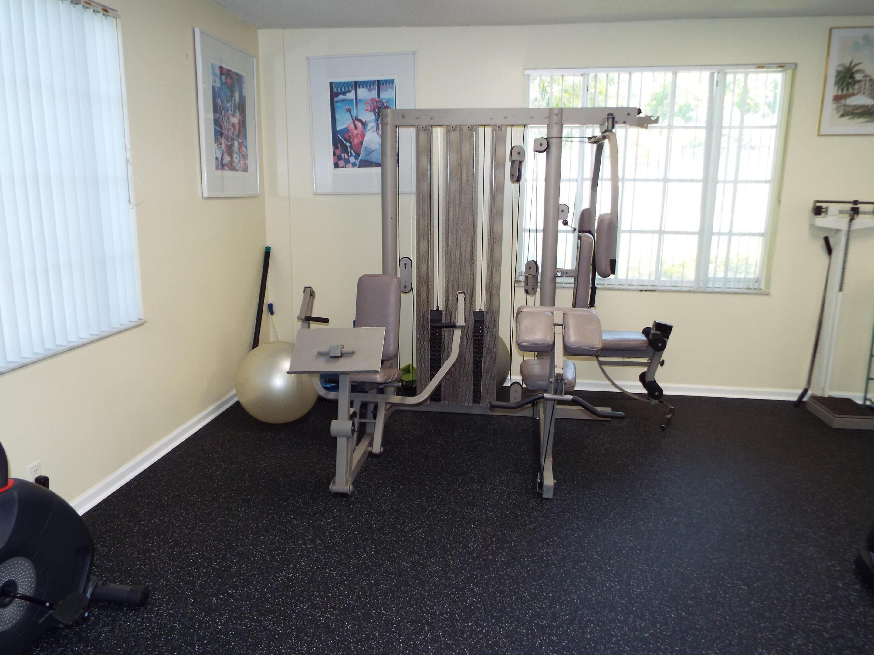 VIZCAYA GARDENS AT PALM-AIRE - Residential