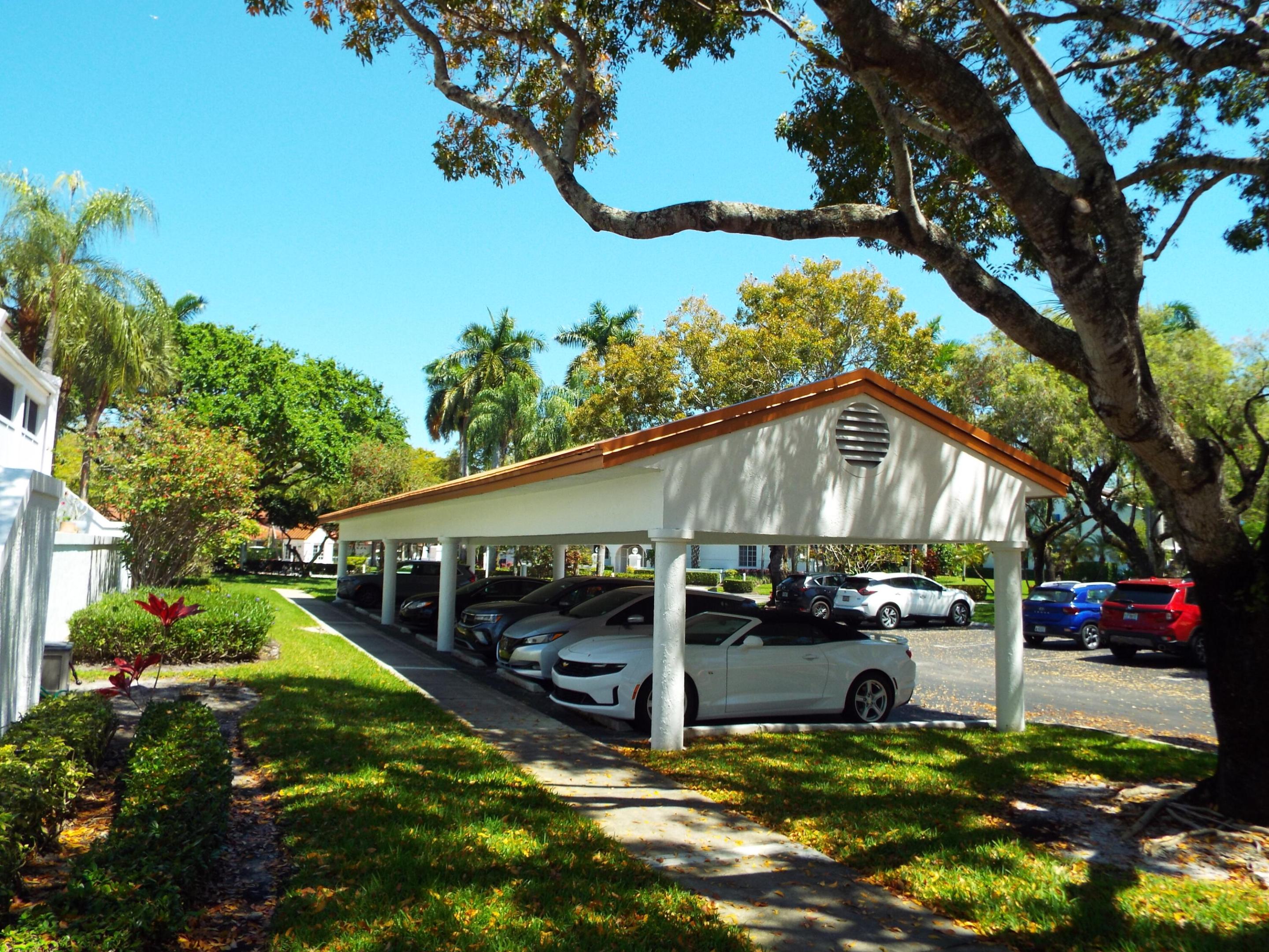 VIZCAYA GARDENS AT PALM-AIRE - Residential