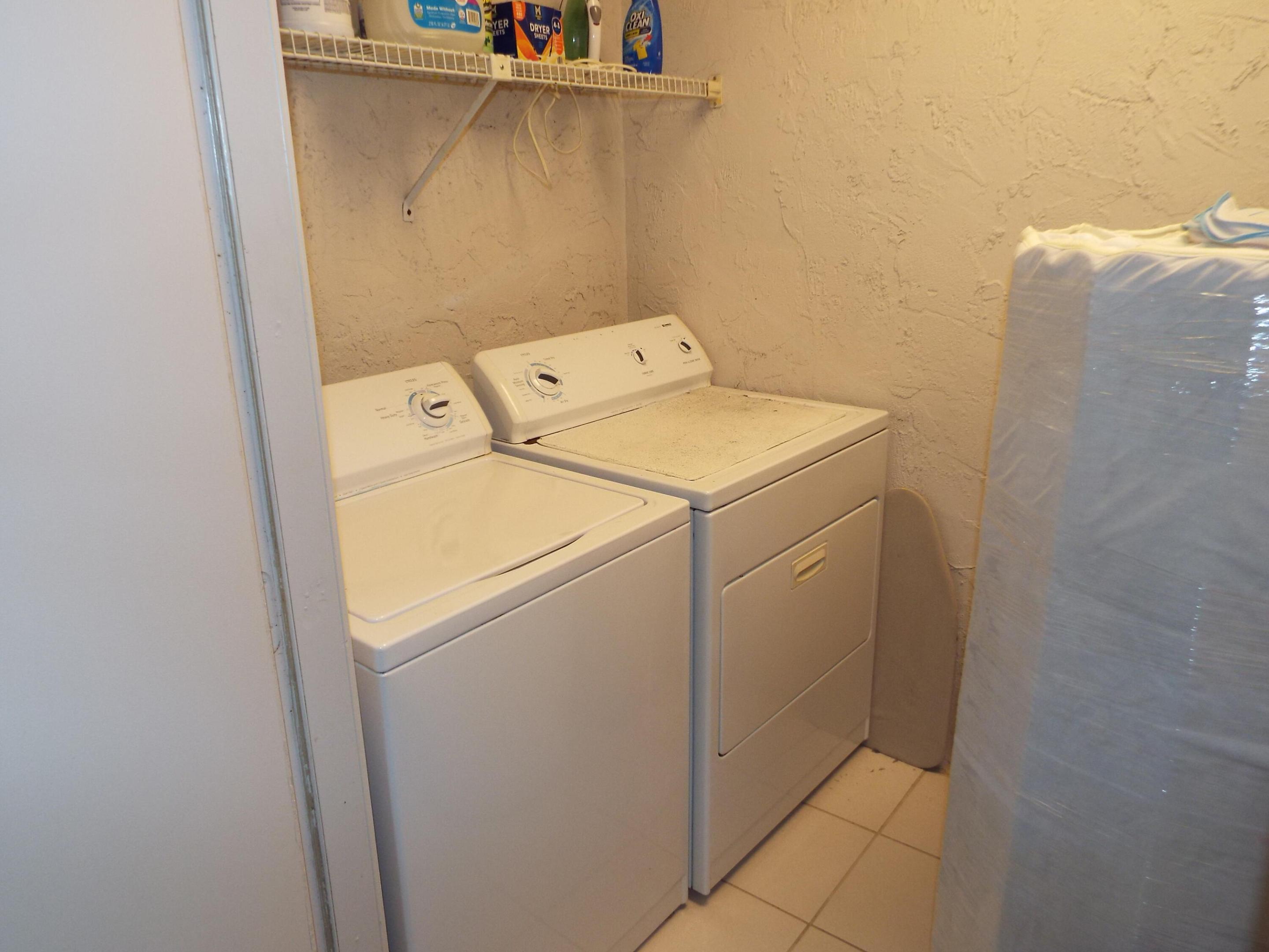 VIZCAYA GARDENS AT PALM-AIRE - Residential