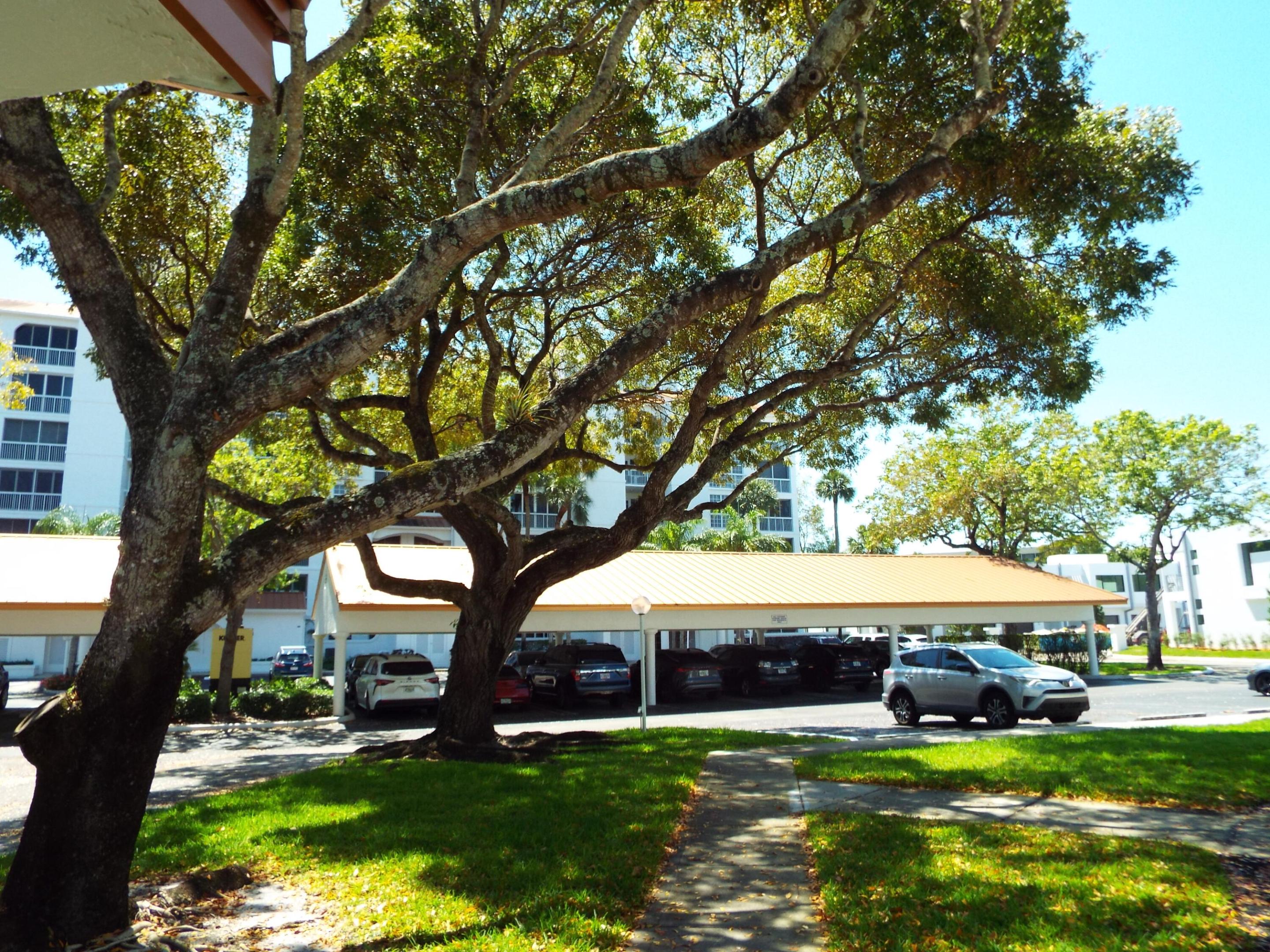 VIZCAYA GARDENS AT PALM-AIRE - Residential