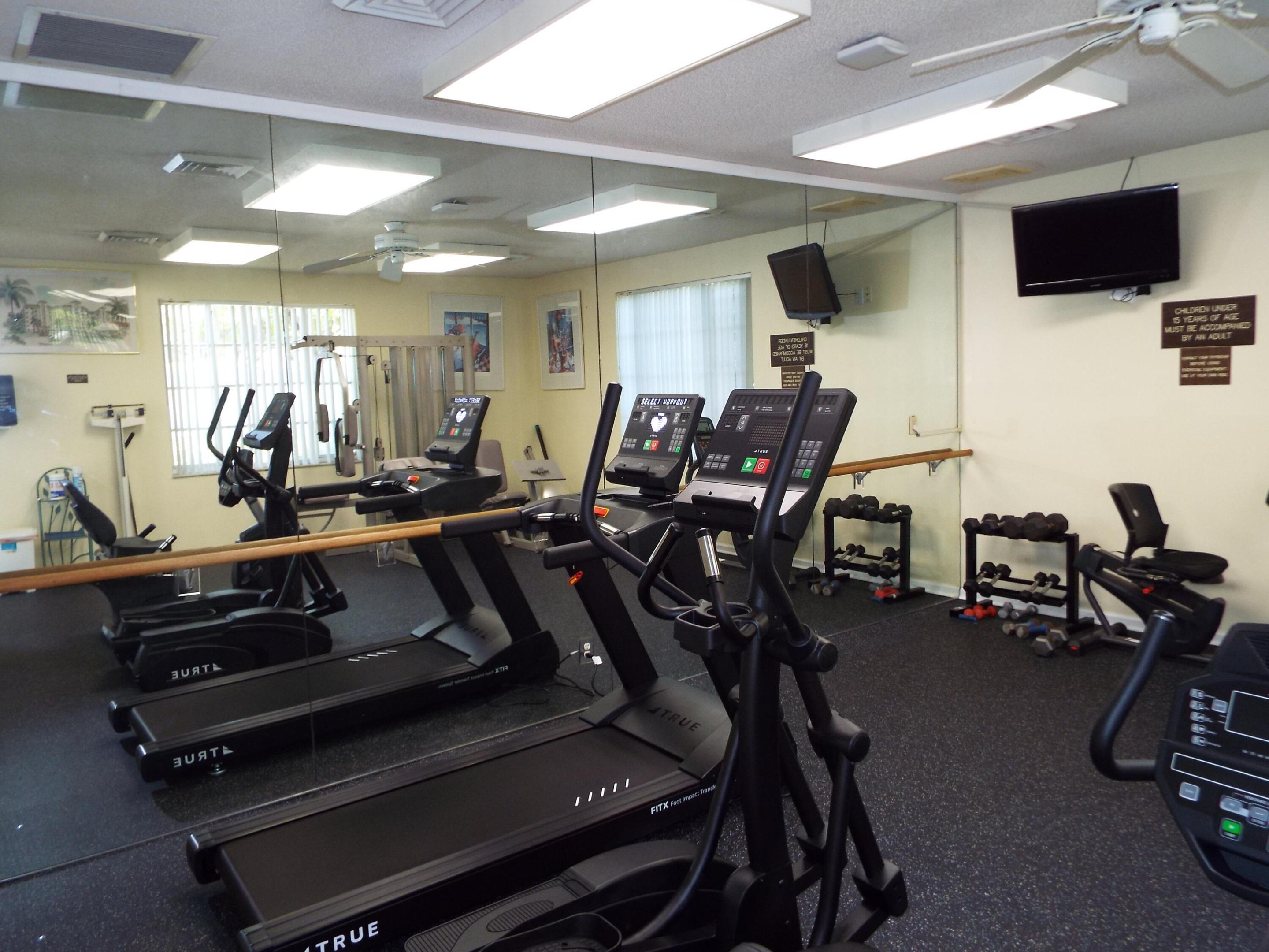 VIZCAYA GARDENS AT PALM-AIRE - Residential