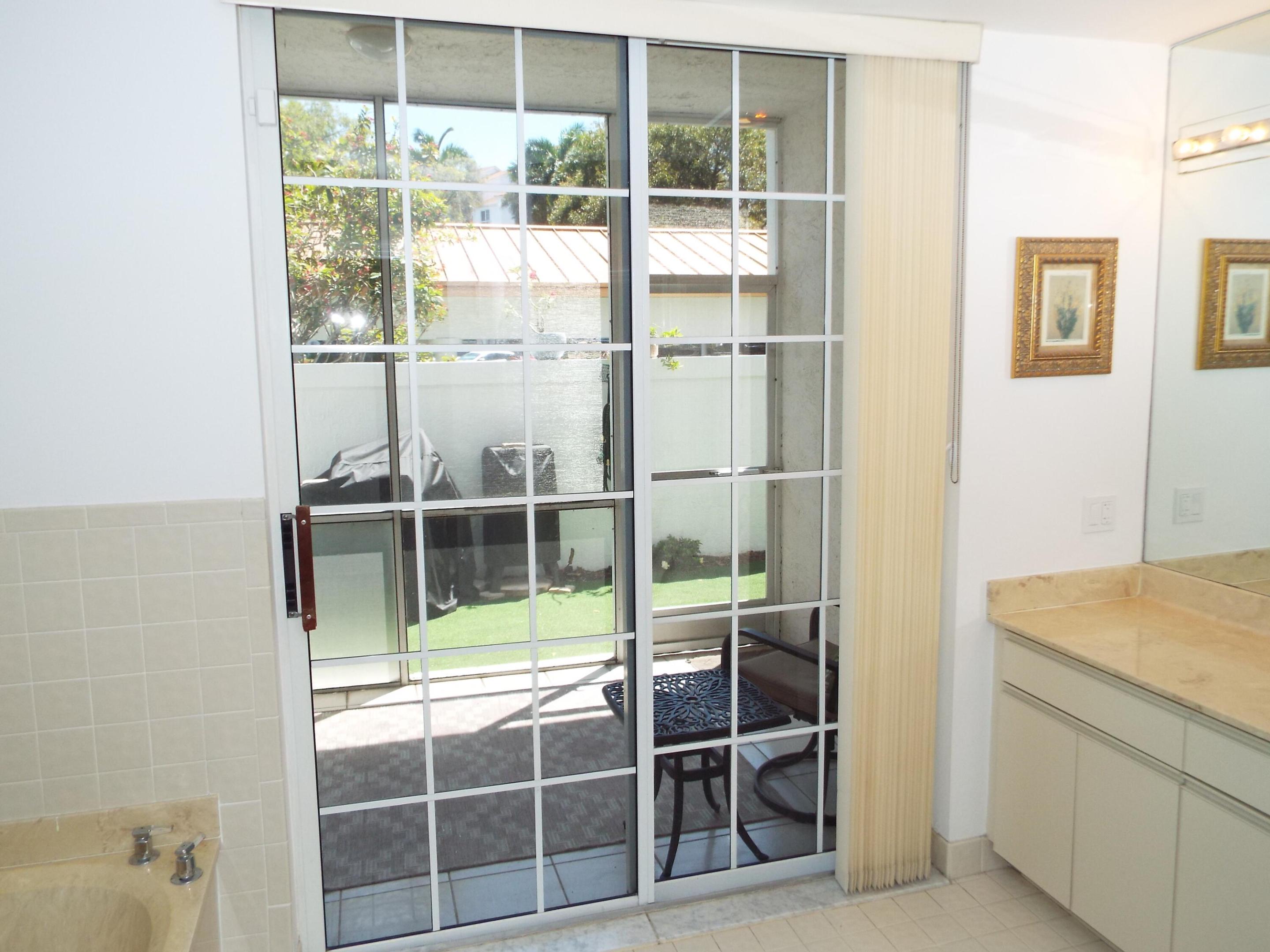 VIZCAYA GARDENS AT PALM-AIRE - Residential