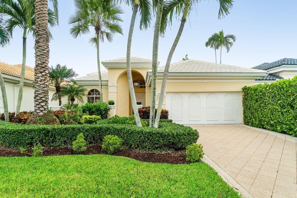 Photo of 125 Emerald Key Lane, Palm Beach Gardens, FL 33418 (MLS # R11122223)