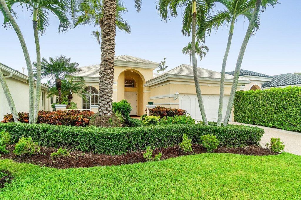 Photo of 125 Emerald Key Lane, Palm Beach Gardens, FL 33418 (MLS # R11122223)