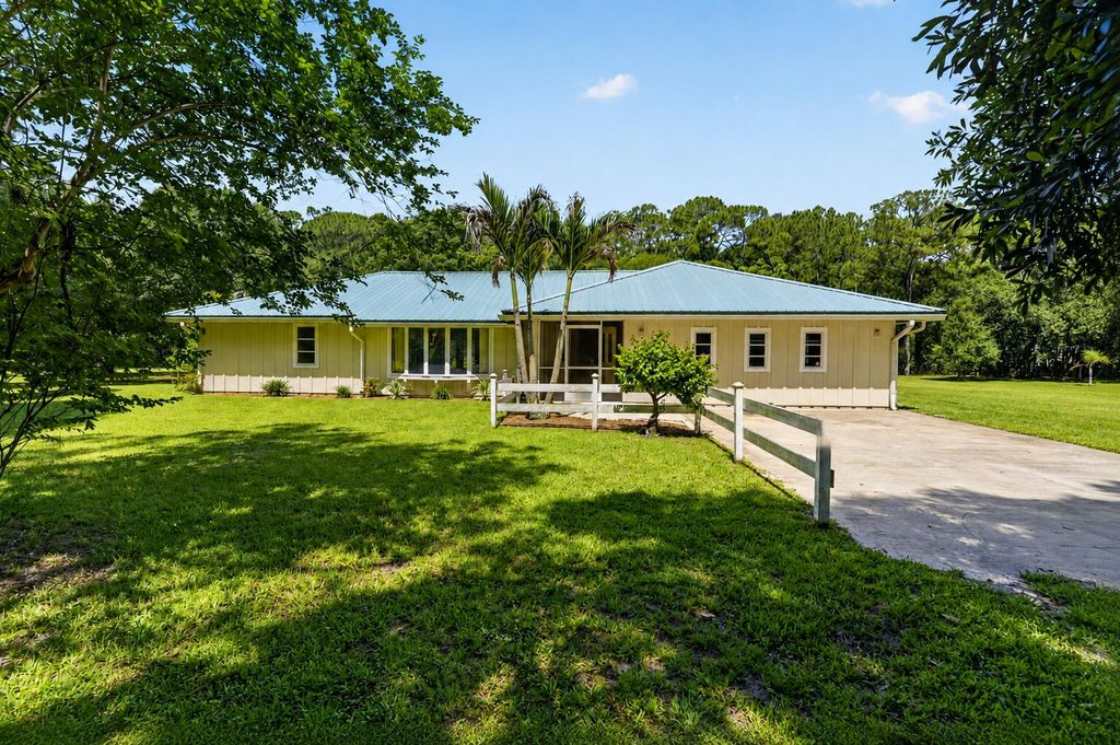 Photo of 15721 111th Terrace N, Jupiter, FL 33478 (MLS # B26031680)