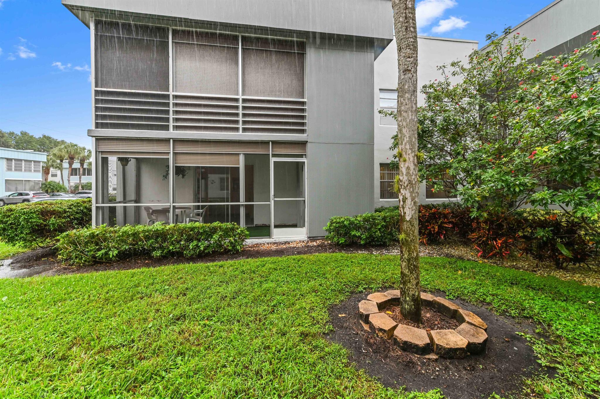 KINGS POINT - Residential