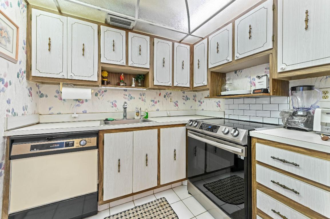 KINGS POINT - Residential