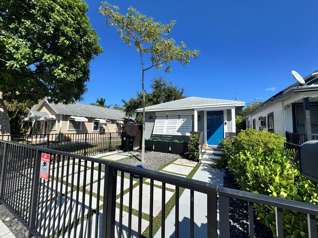 Photo of 322 S L Street #Front, Lake Worth Beach, FL 33460 (MLS # R11132085)