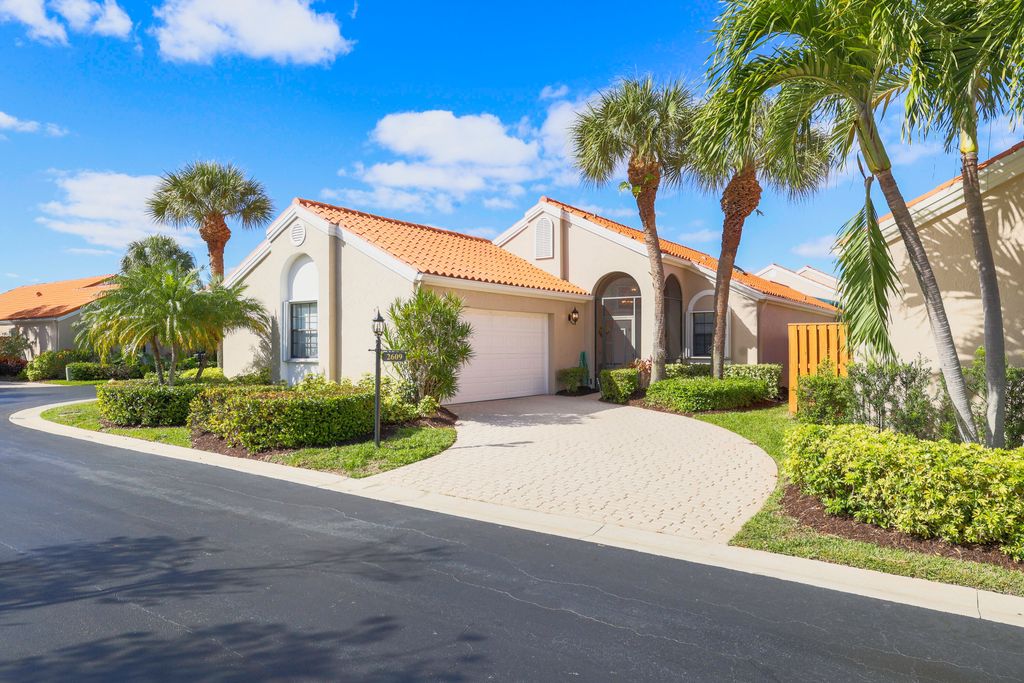 Photo of 2609 La Lique Circle, Palm Beach Gardens, FL 33410 (MLS # R10865536)