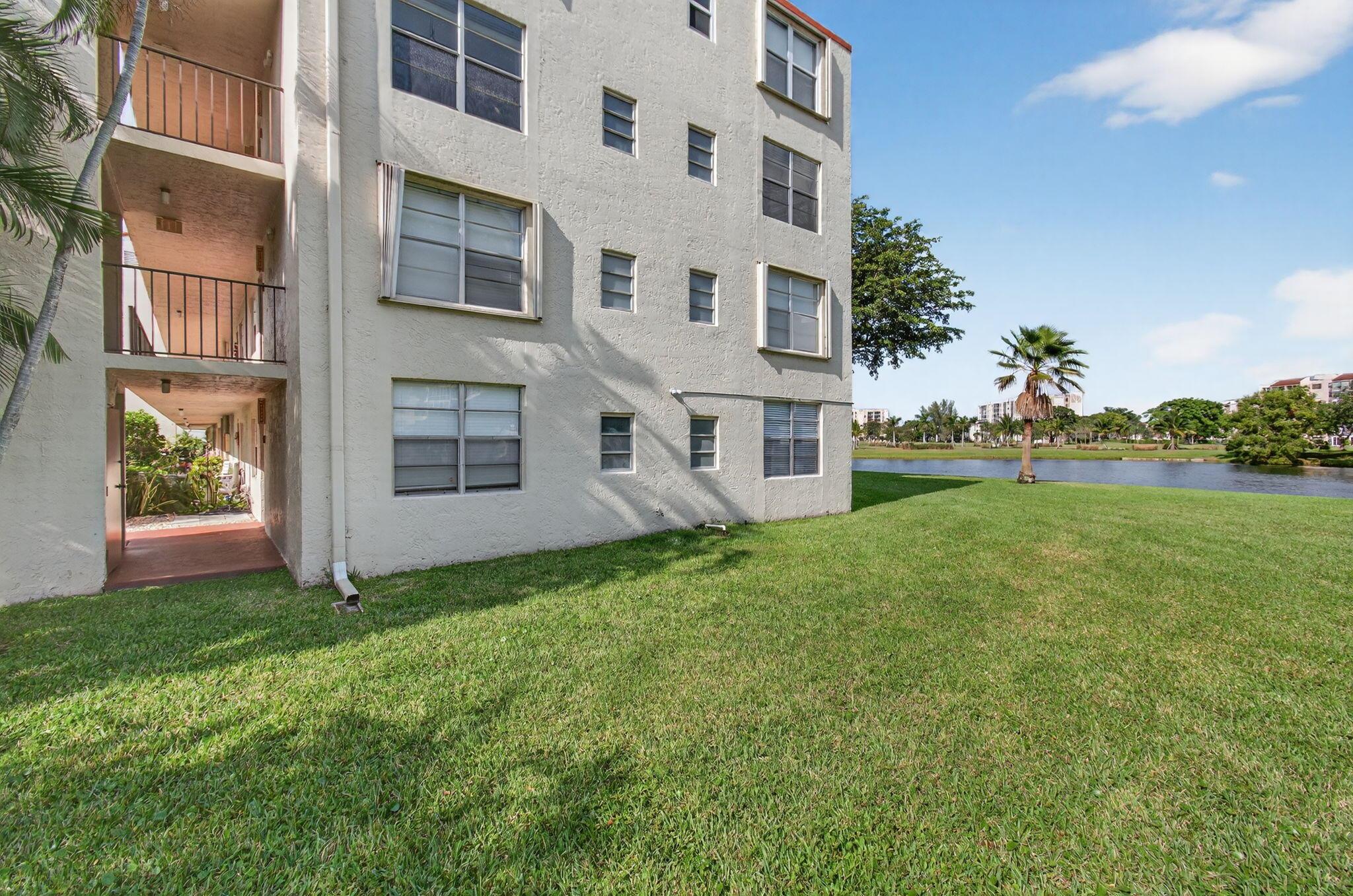 VILLAGES OF ORIOLE ABBEY - Residential Lease