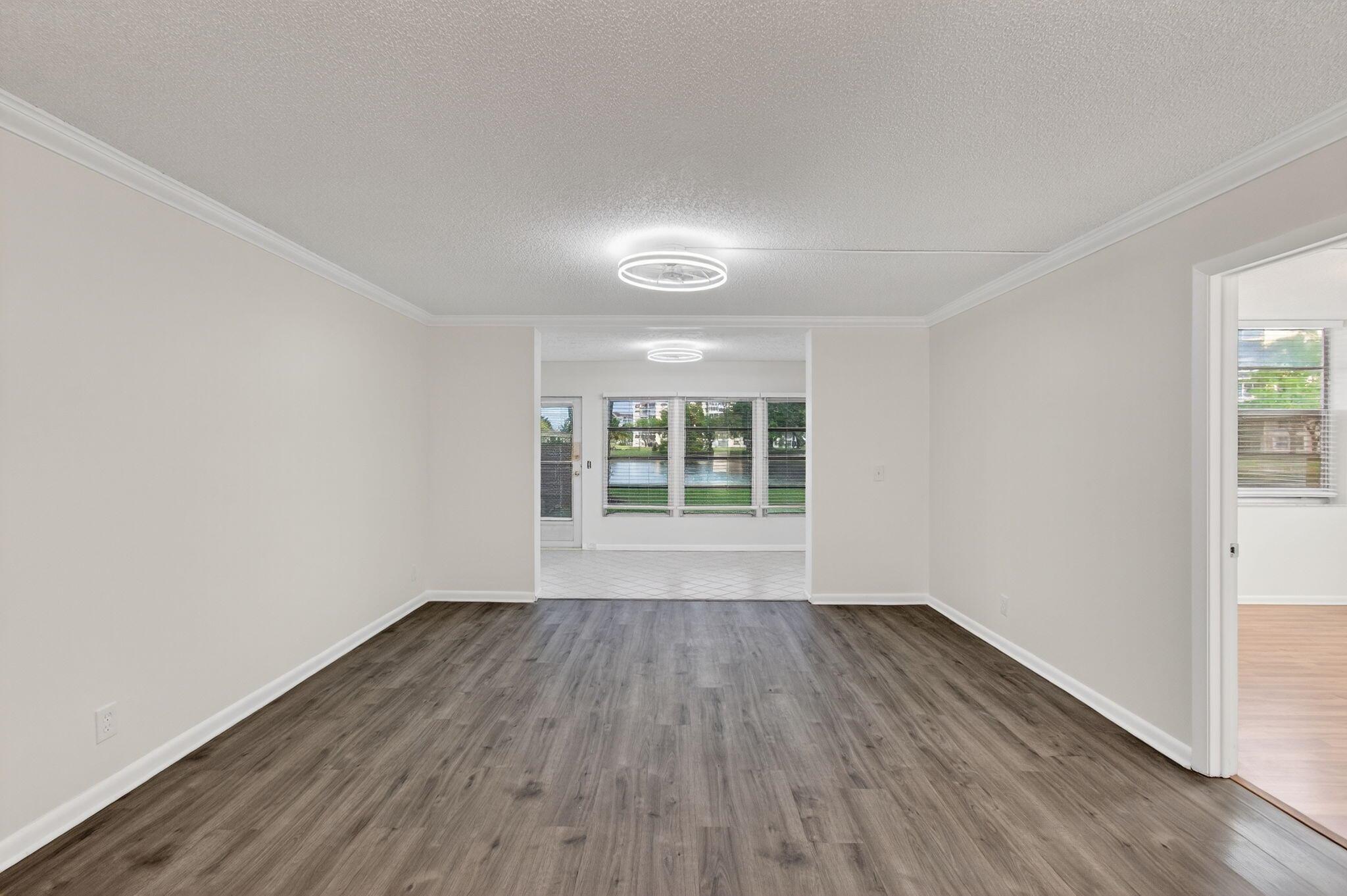 VILLAGES OF ORIOLE ABBEY - Residential Lease