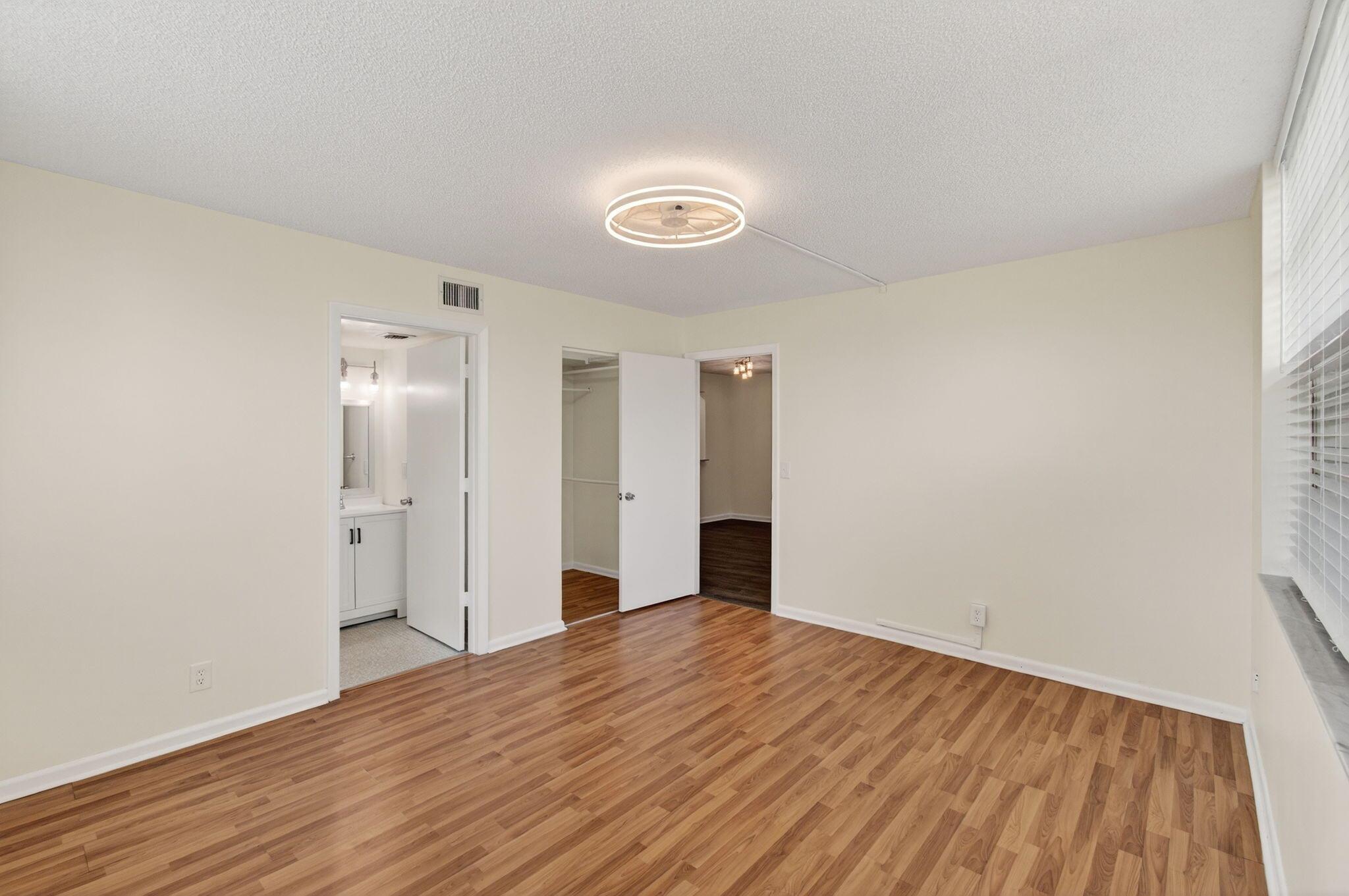 VILLAGES OF ORIOLE ABBEY - Residential Lease