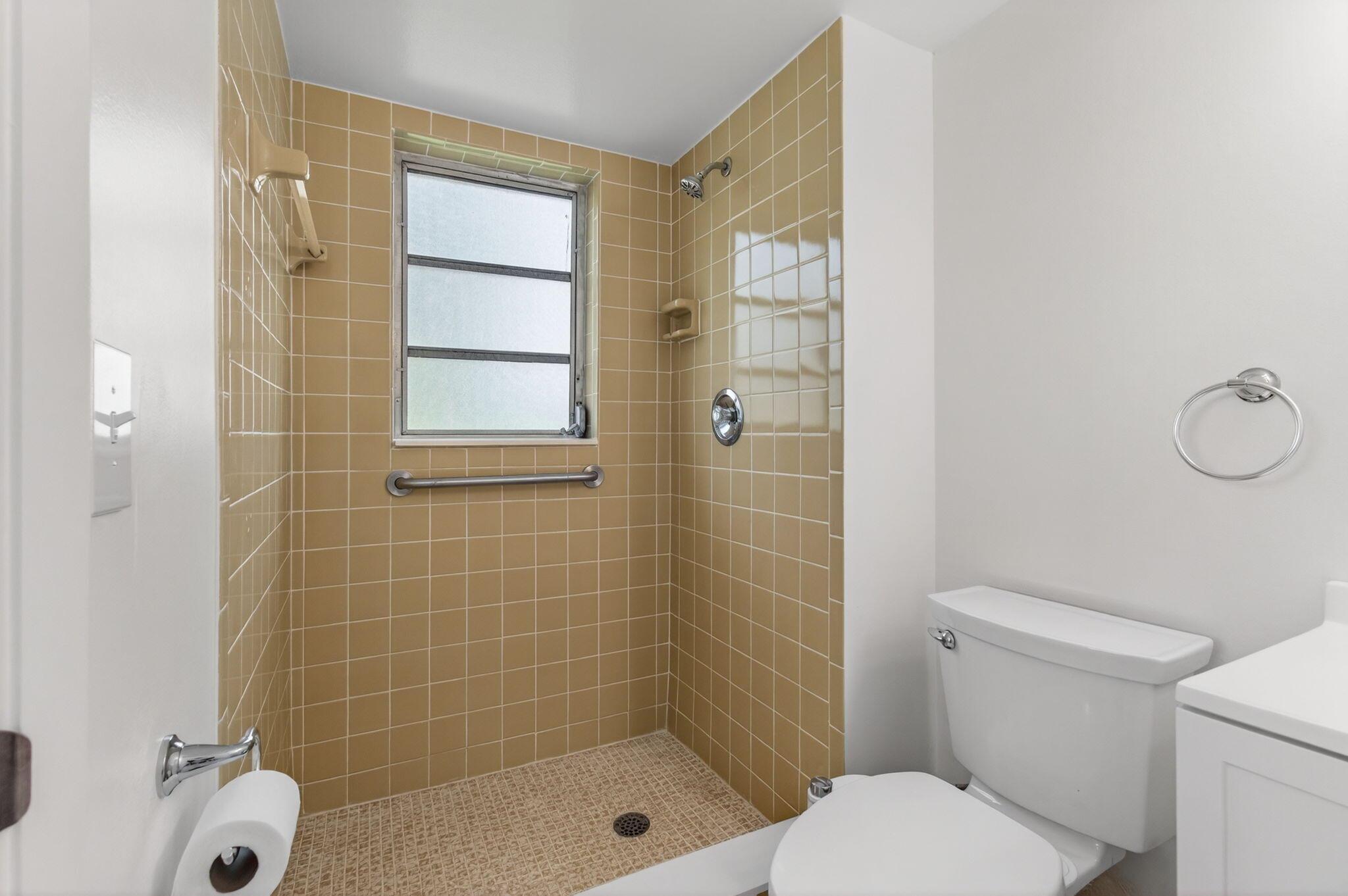 VILLAGES OF ORIOLE ABBEY - Residential Lease