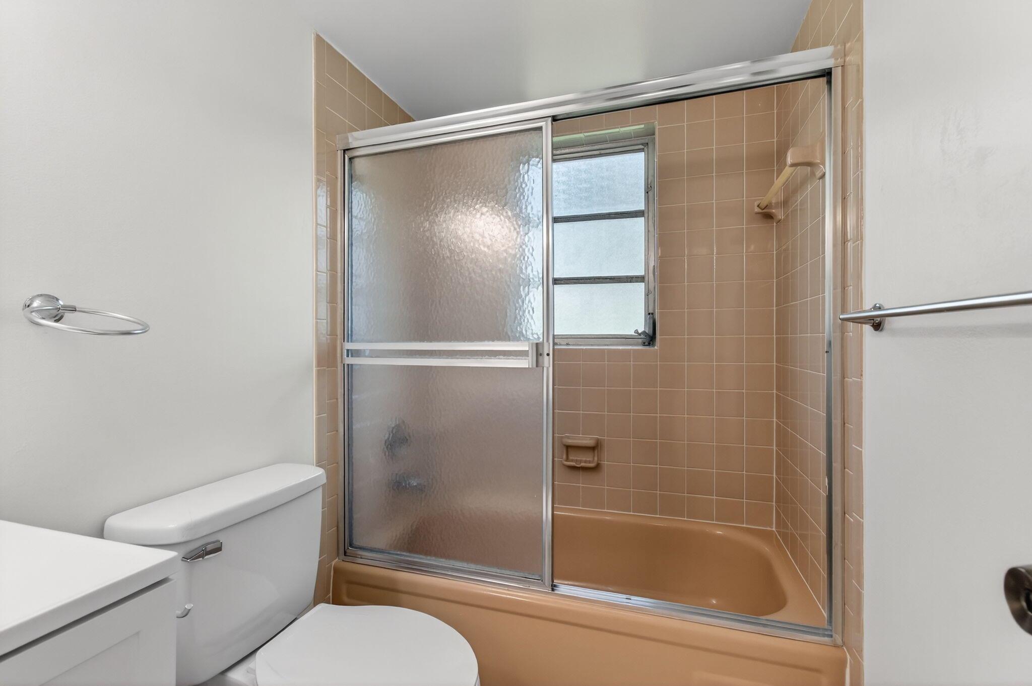 VILLAGES OF ORIOLE ABBEY - Residential Lease