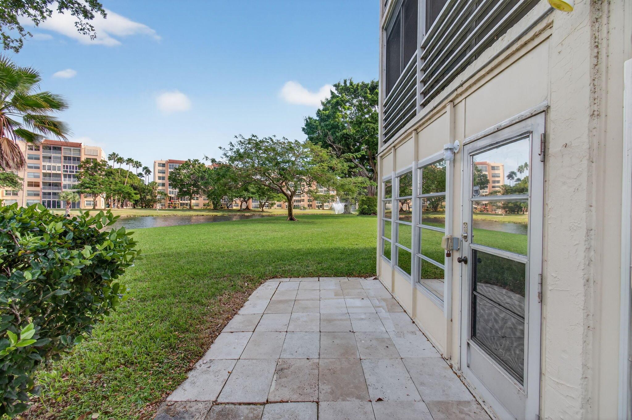 VILLAGES OF ORIOLE ABBEY - Residential Lease