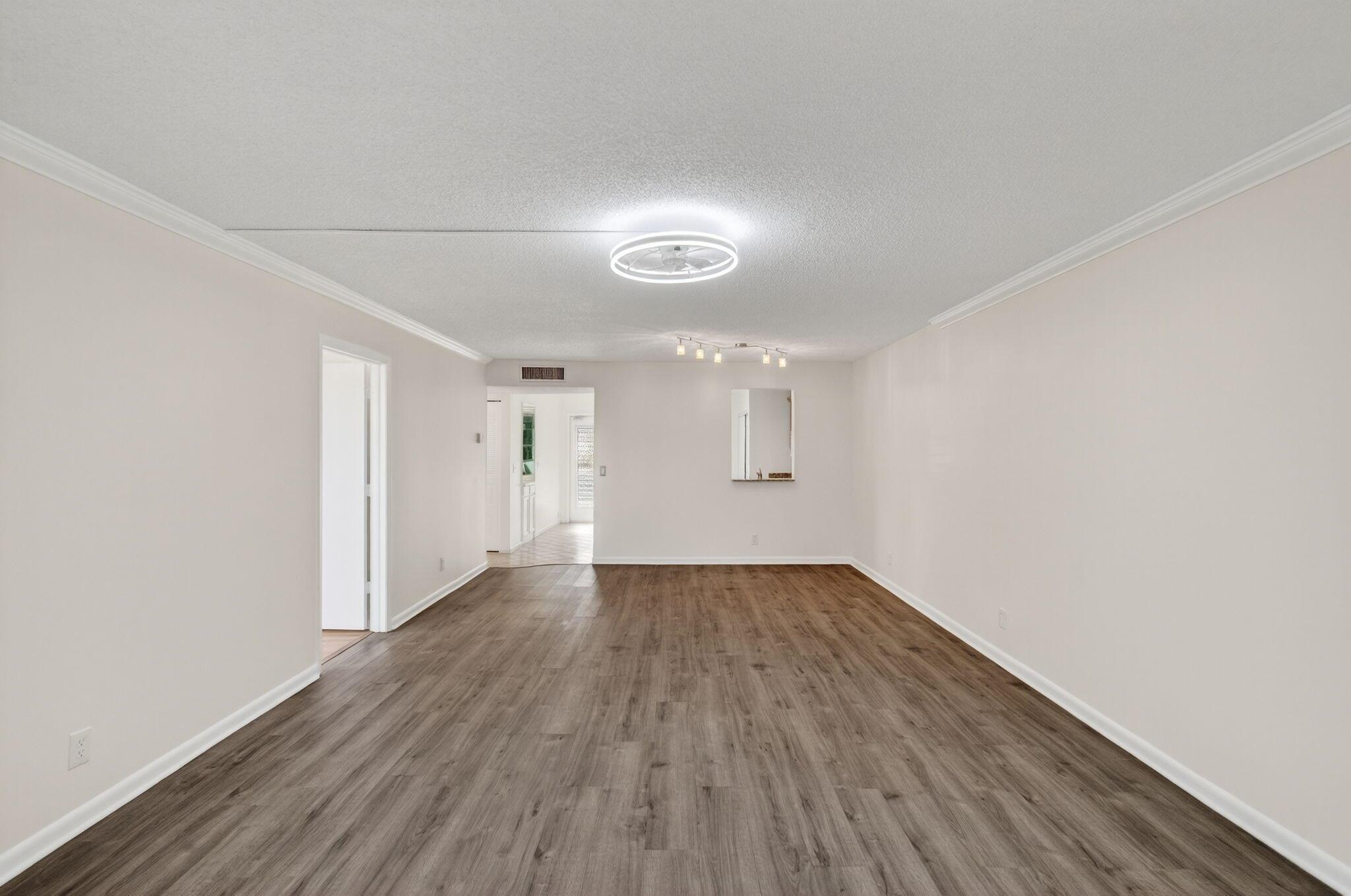 VILLAGES OF ORIOLE ABBEY - Residential Lease