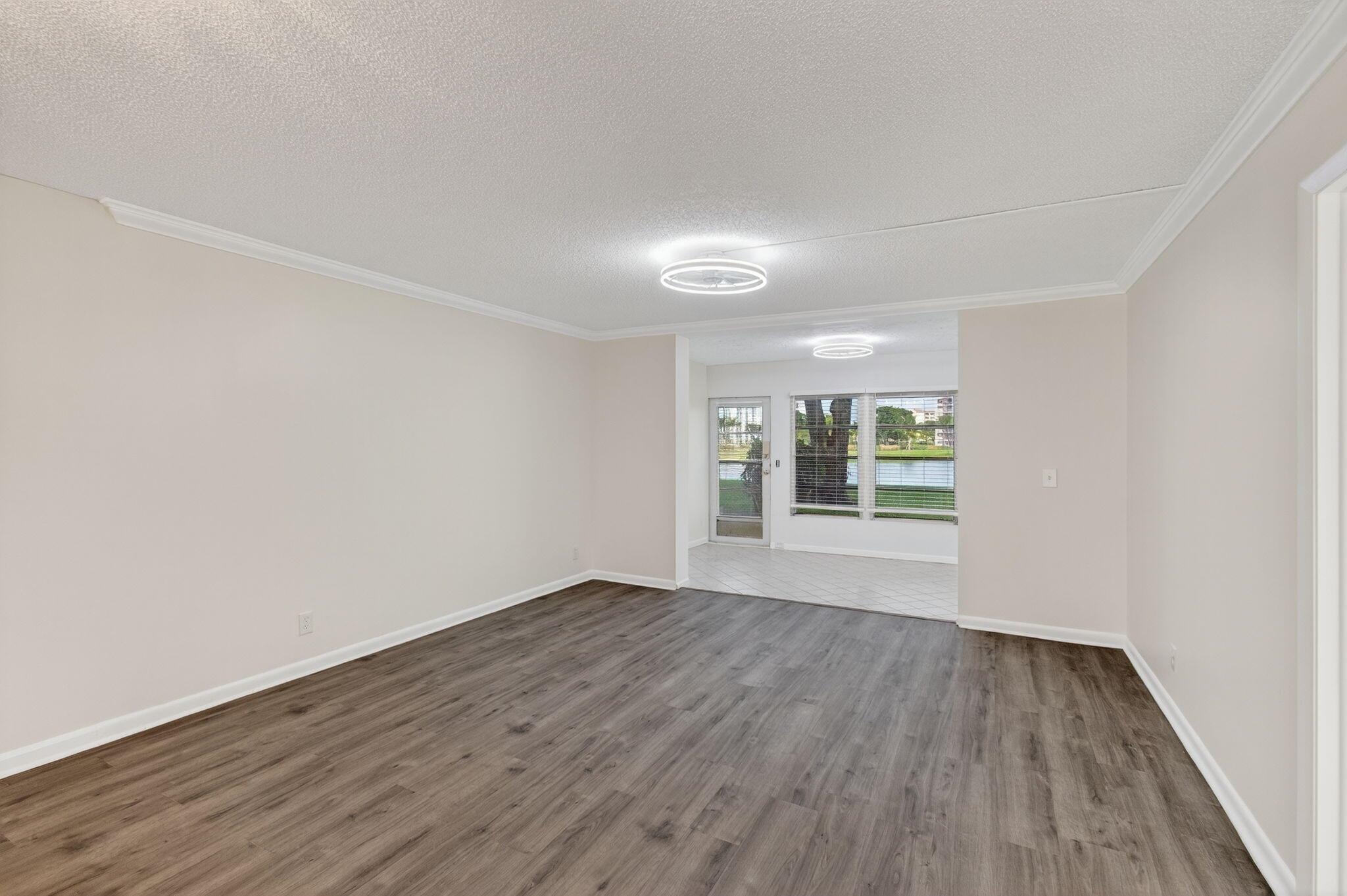 VILLAGES OF ORIOLE ABBEY - Residential Lease