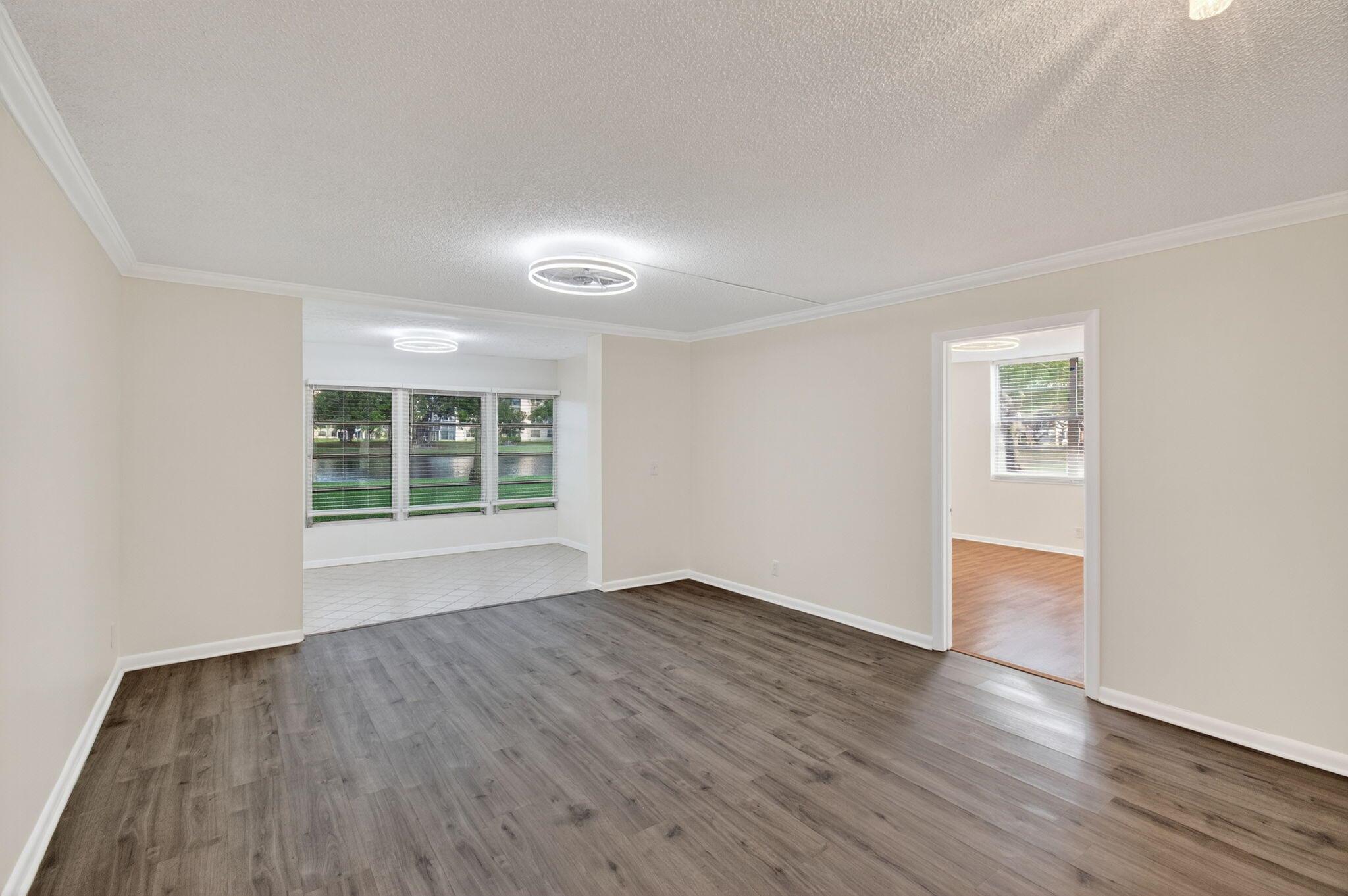 VILLAGES OF ORIOLE ABBEY - Residential Lease